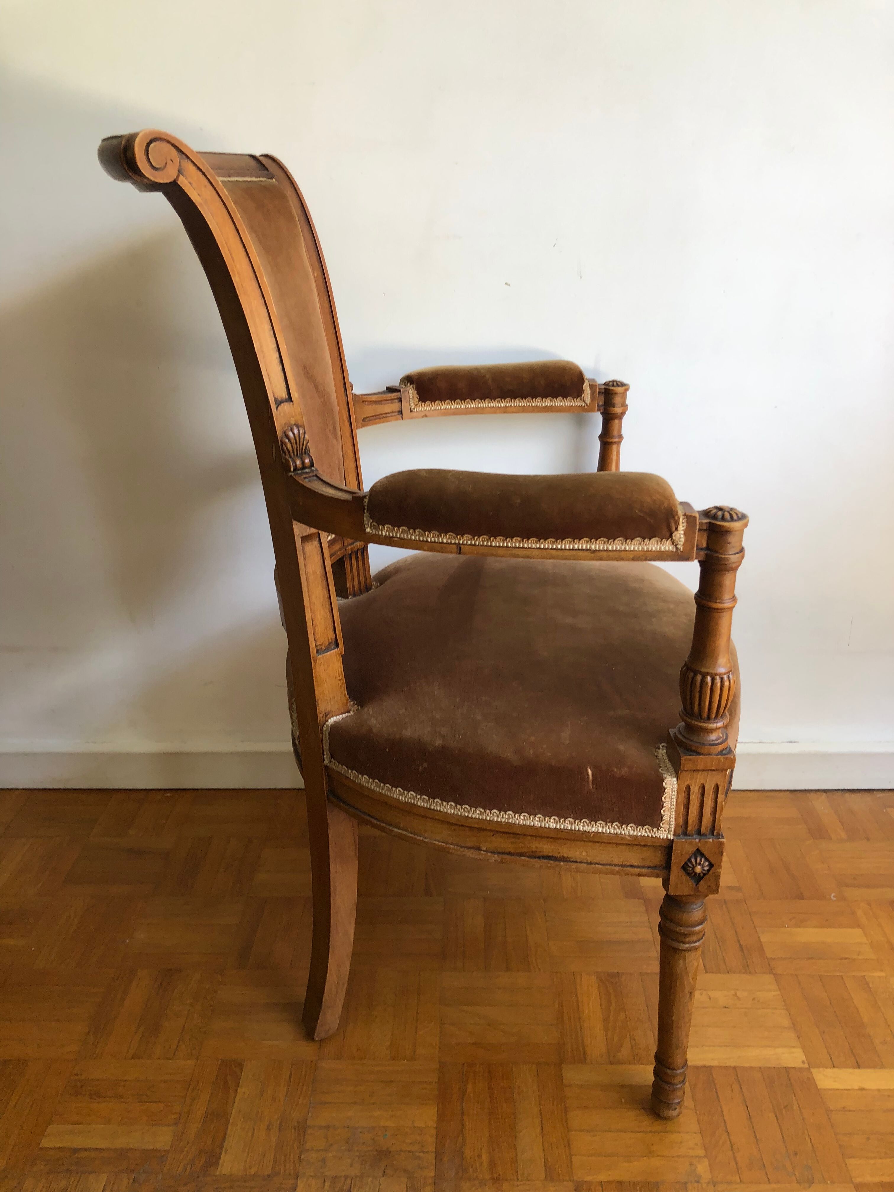 Fauteuil style directoire velours marron