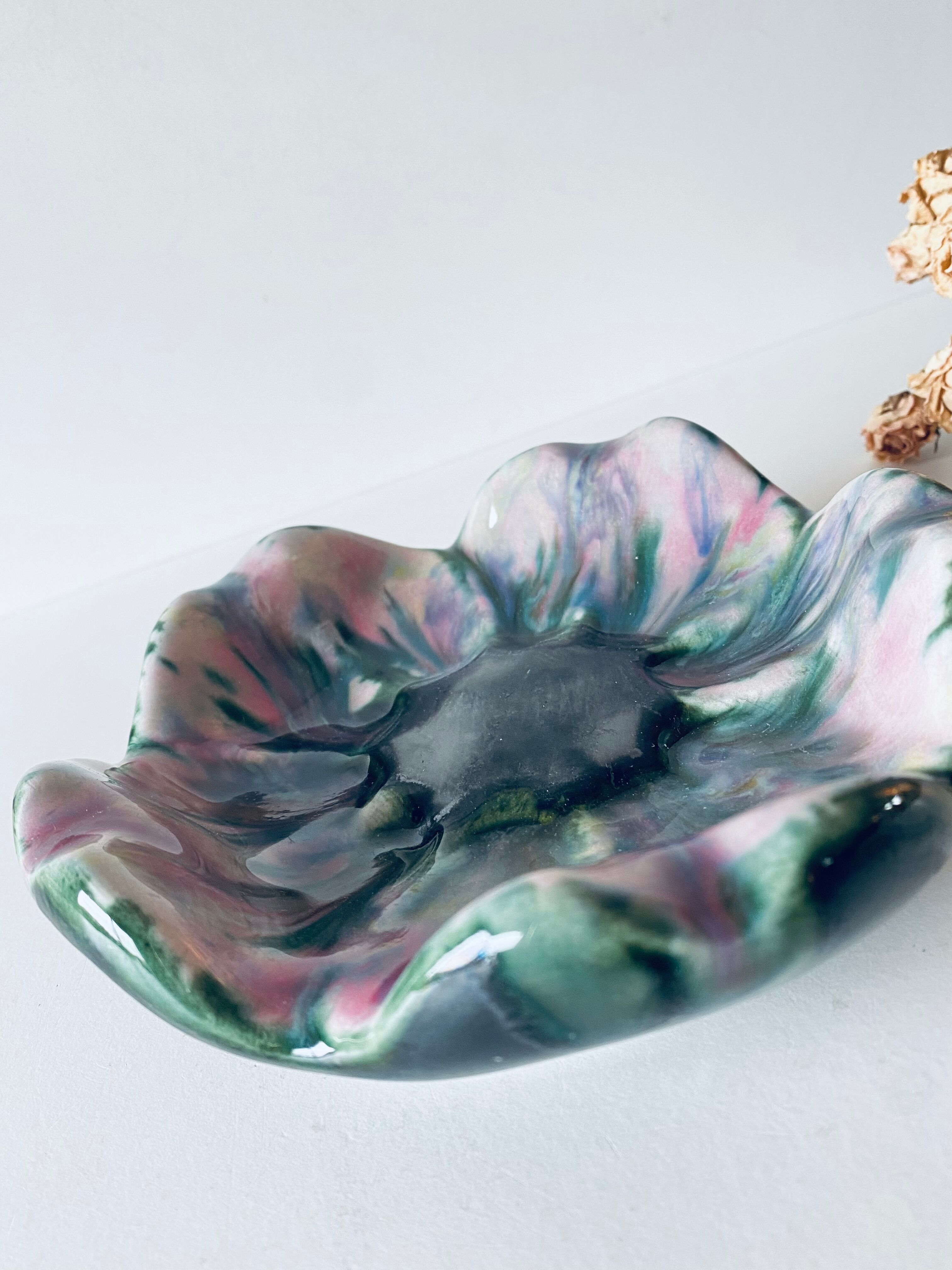 Ceramic flower ashtray