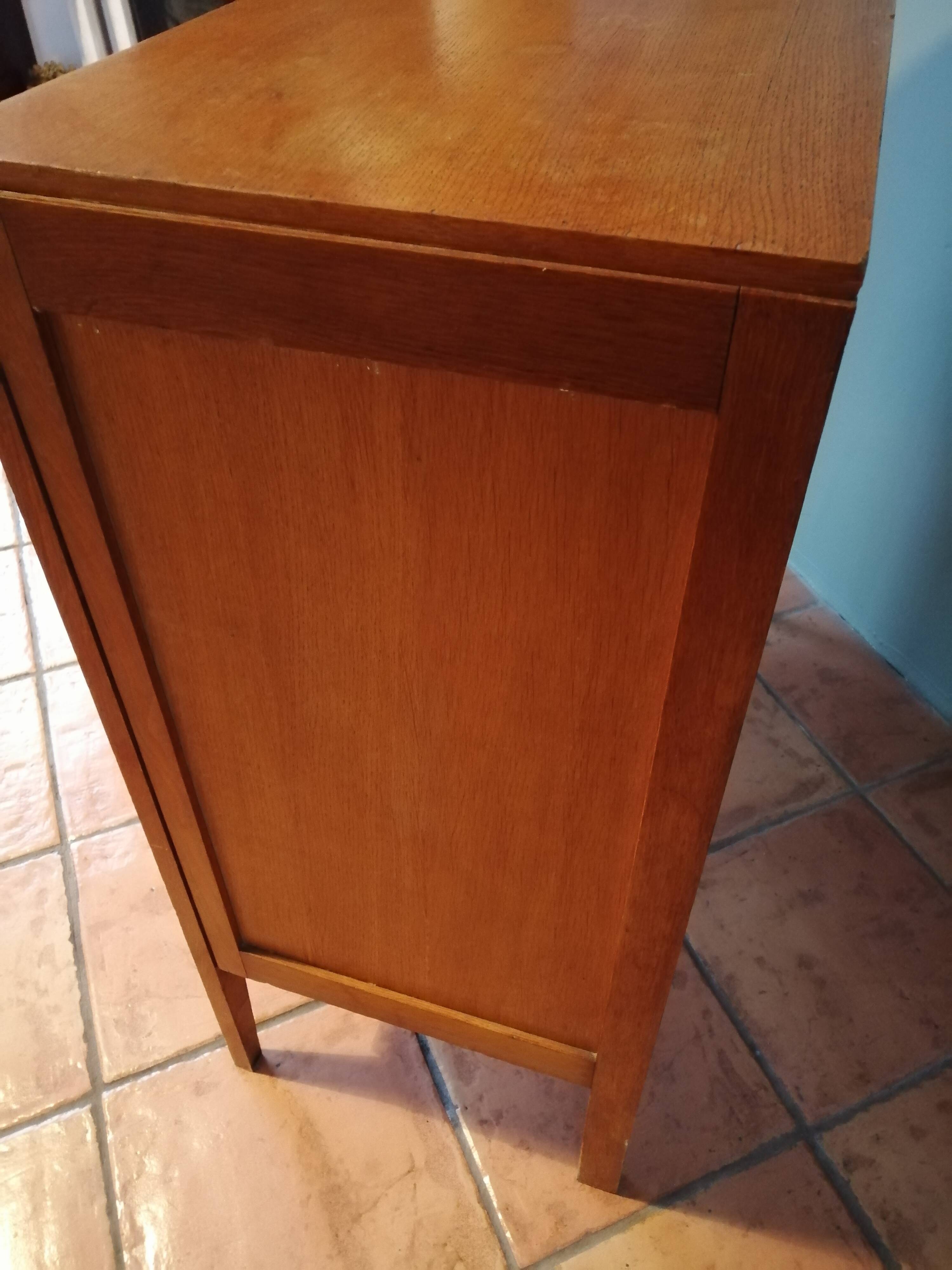 Dresser 70s