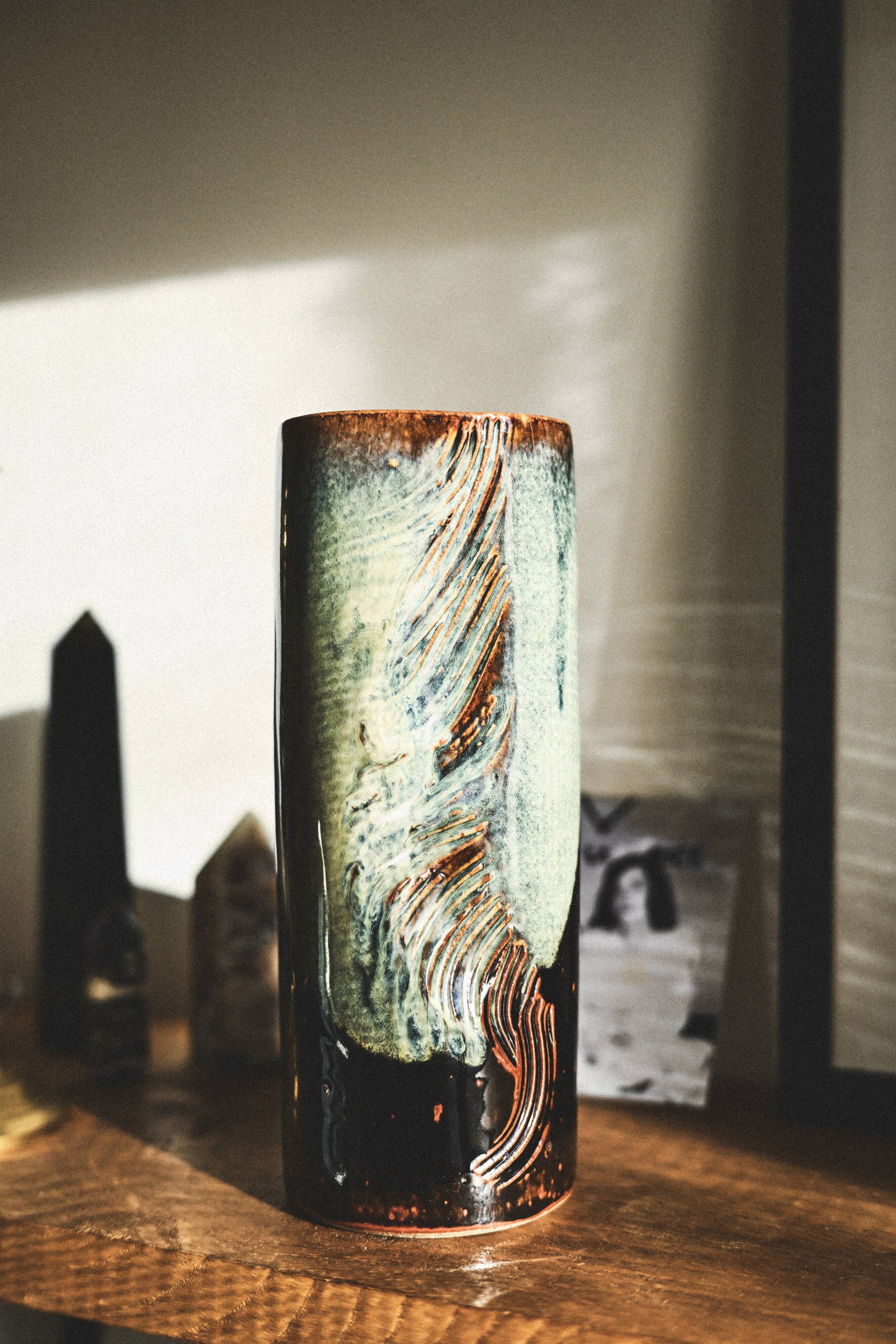 Roll vase Jean Cacheleux