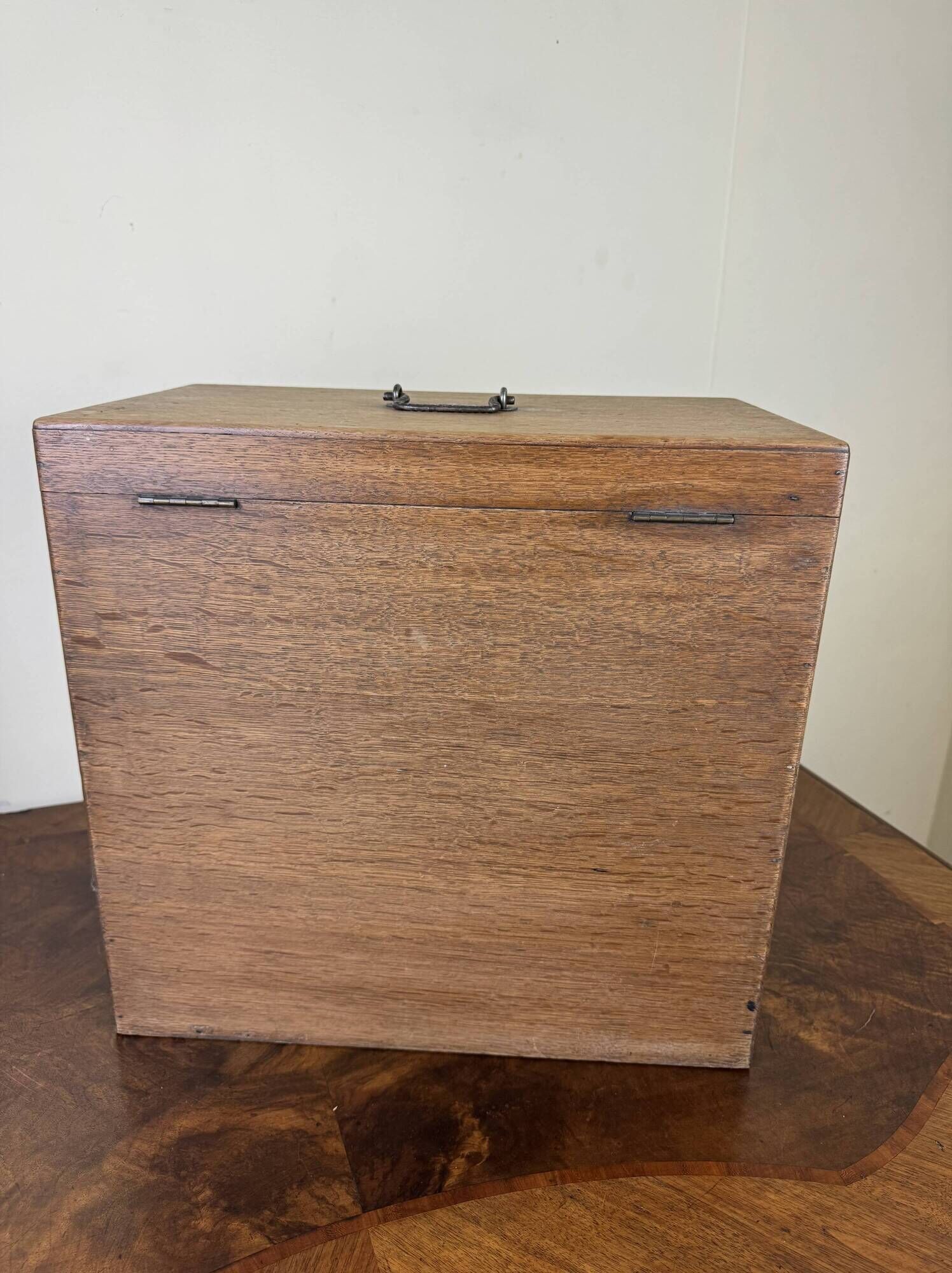 Scientific chest for storing instrumentation from the Napoleon III period
