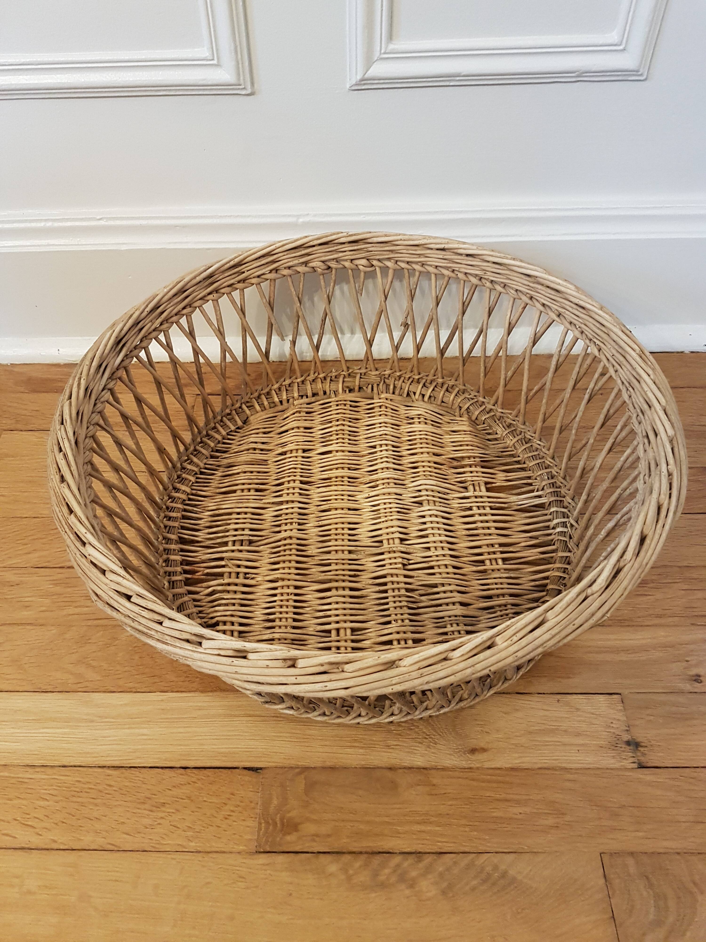 Wicker pan