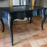 Black-laque desk