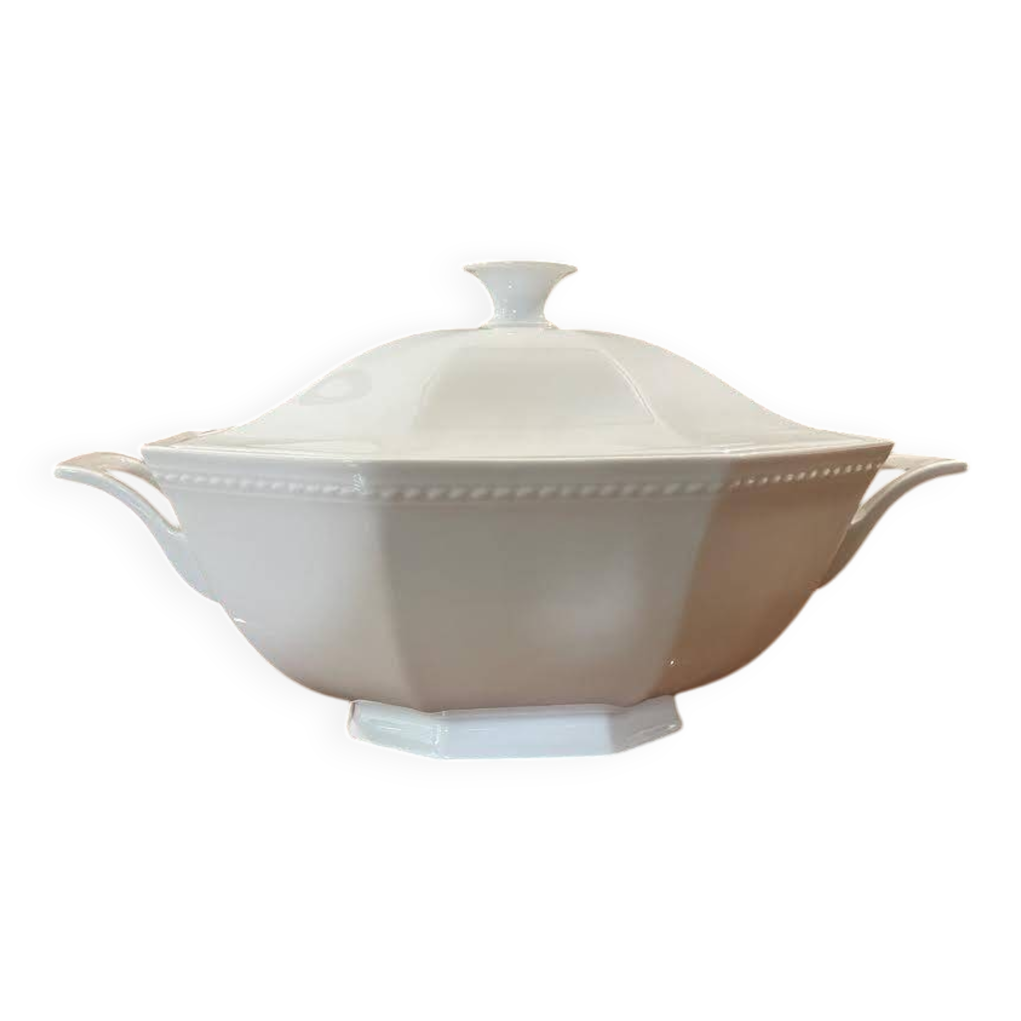Soupière en porcelaine blanche