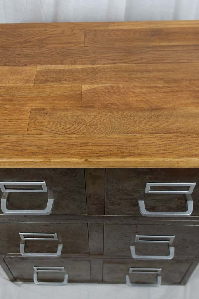 Industrial dresser