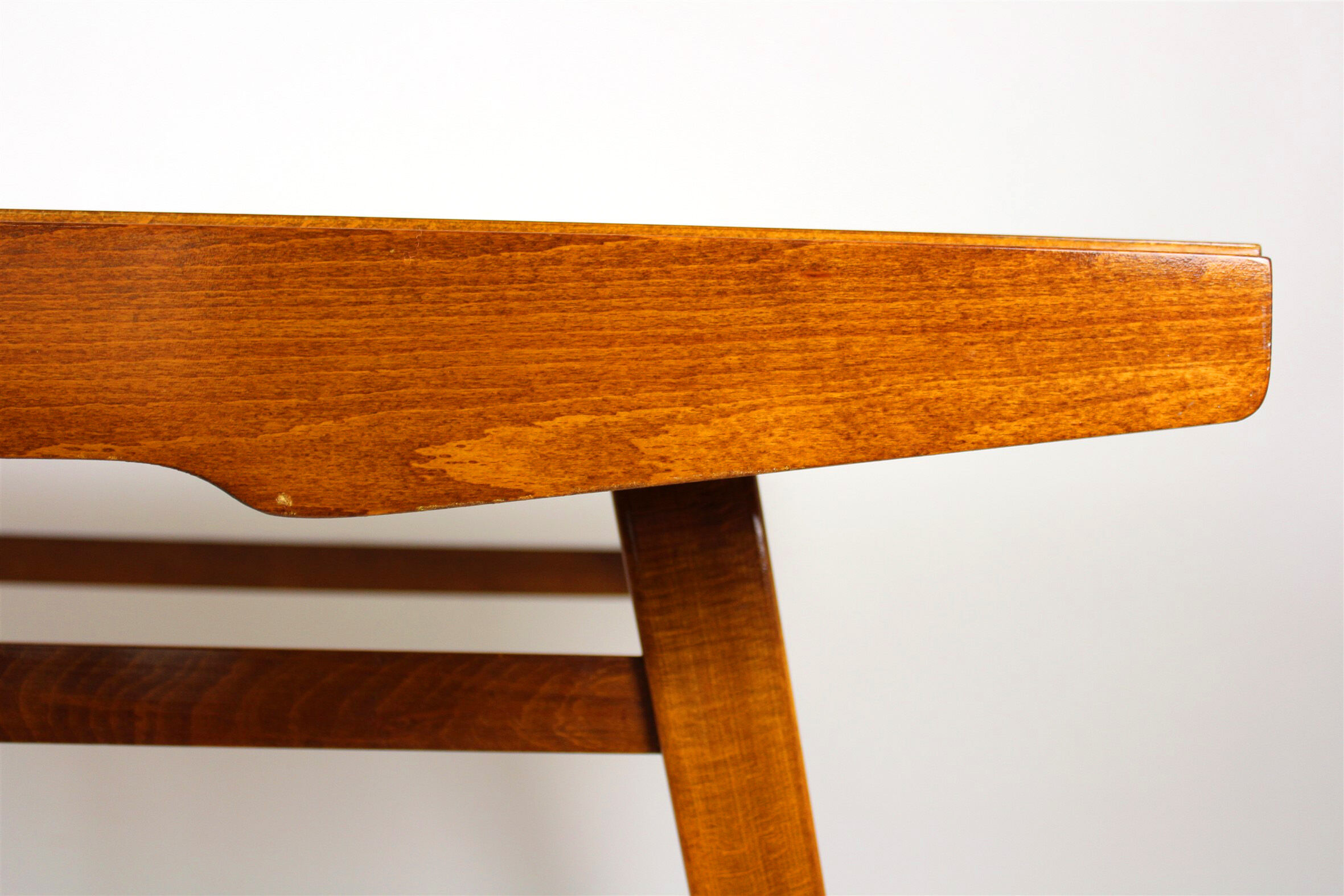 Table from Tatra, 1960