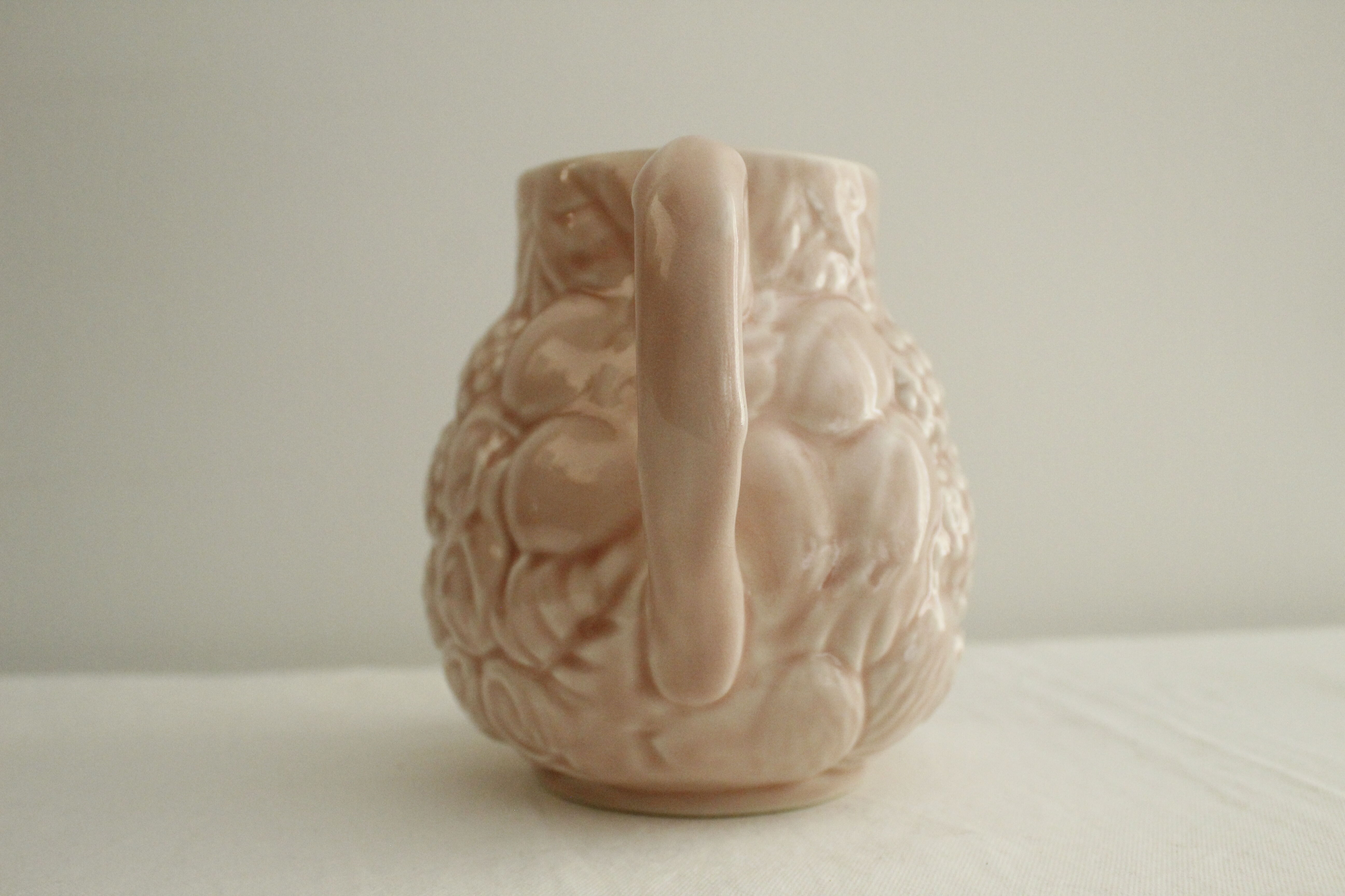 Pink pitcher - glazed ceramics - raspberry reliefs - Salins les Bains