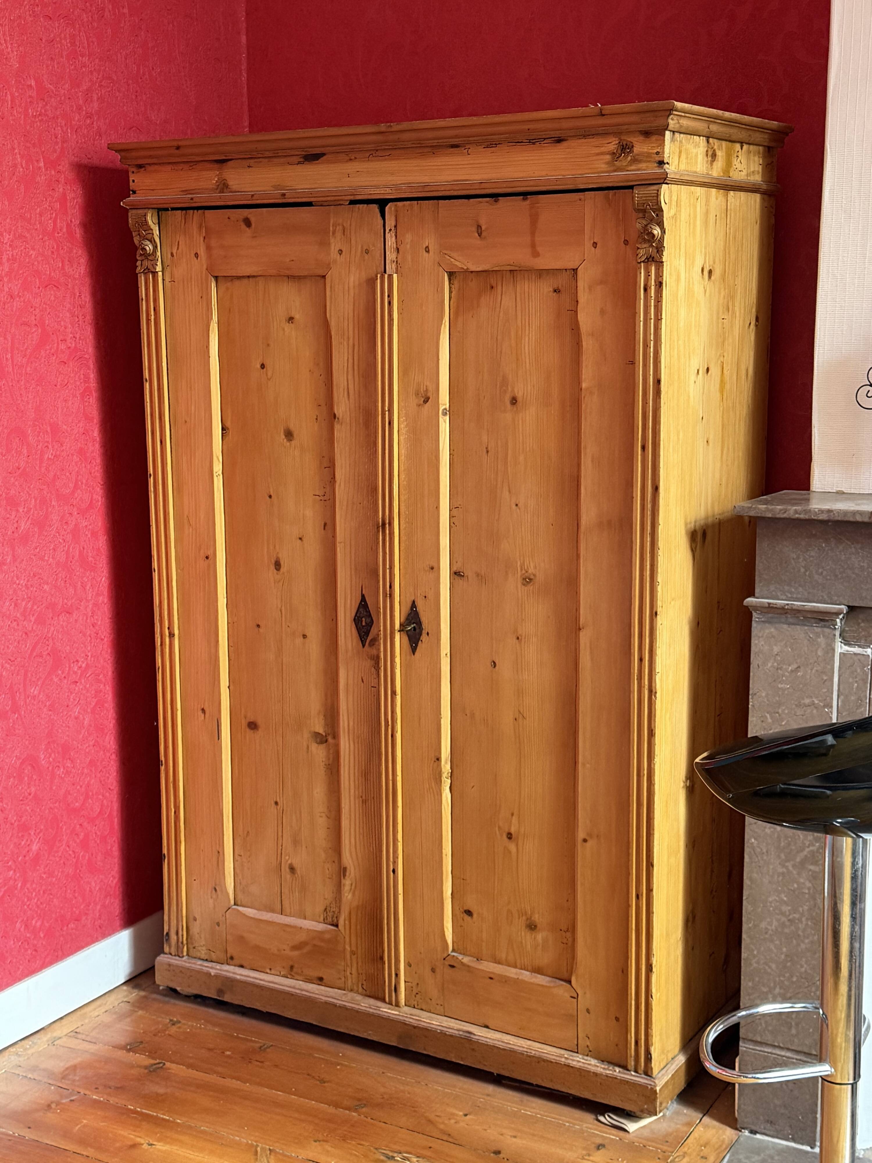 Armoire 2 portes en pin massif, XIXe siècle