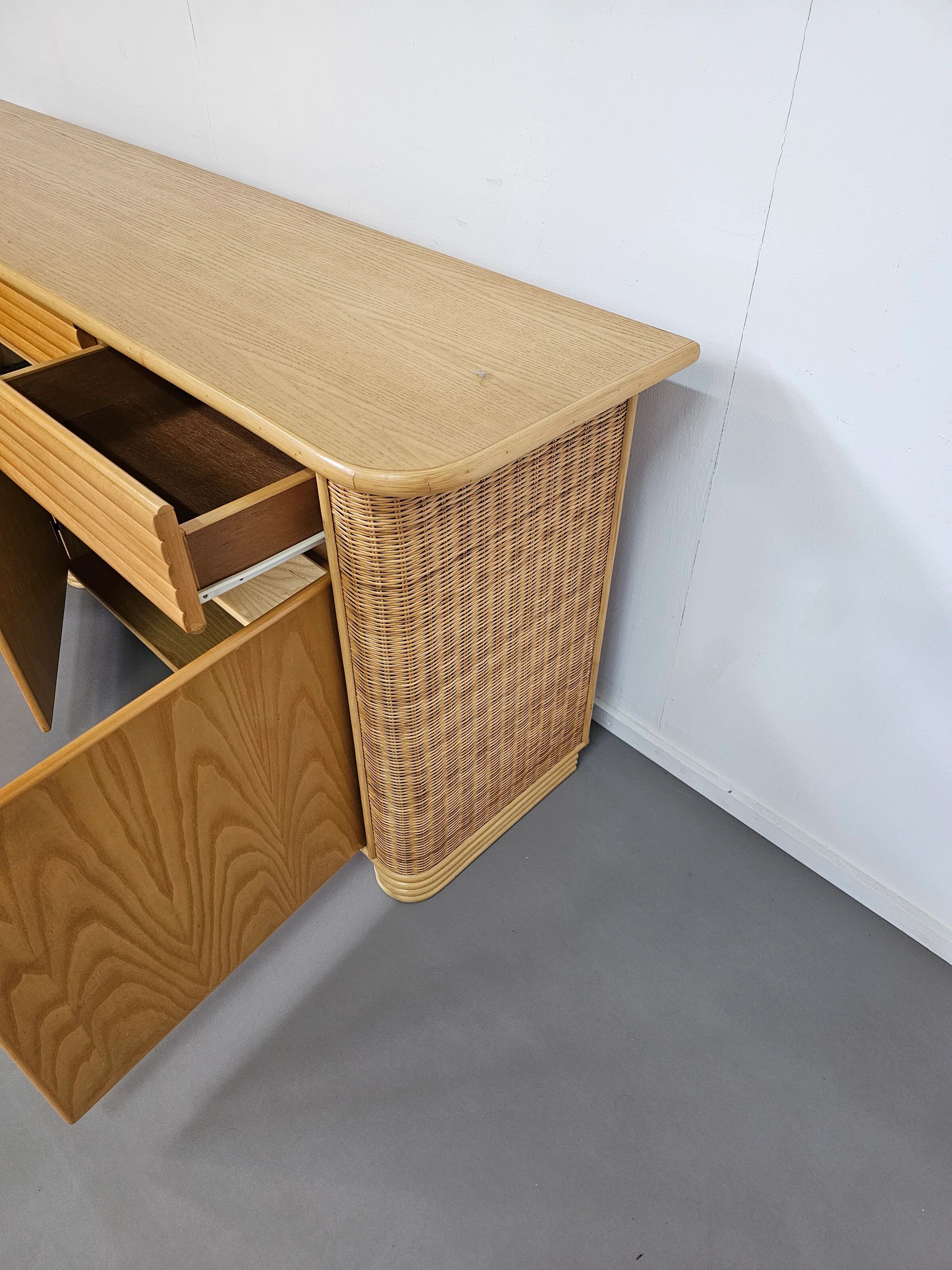 Wood / bamboo / rattan sideboard Roberti Rattan 1970s stunning condition