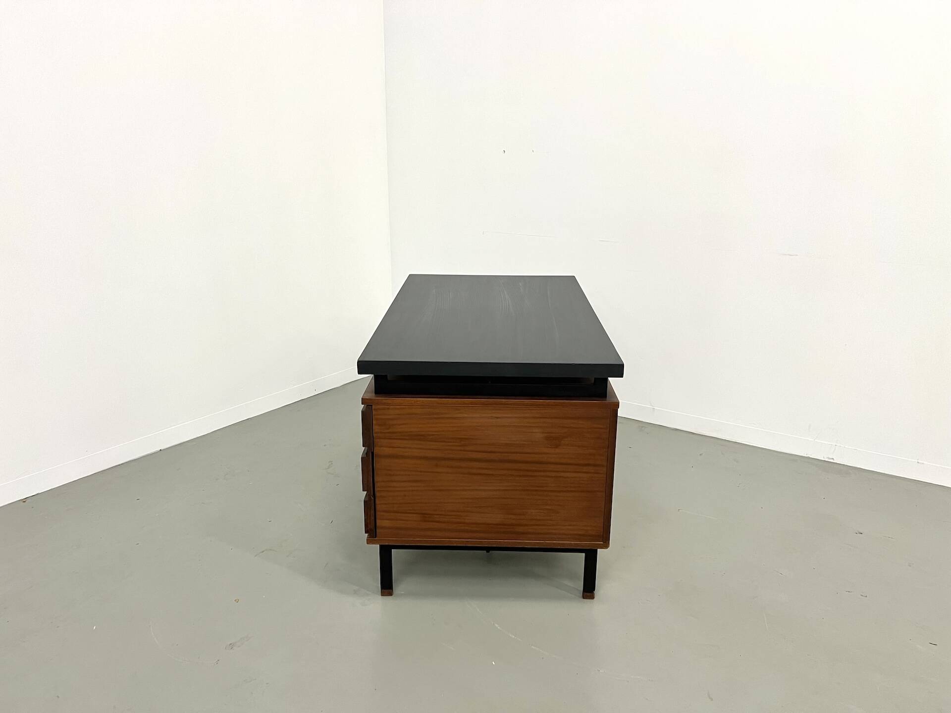 Pierre Guariche desk in teak and lacquered steel