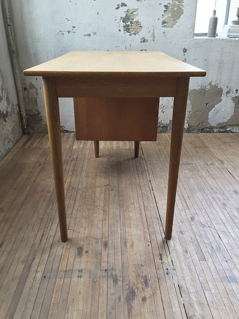 Habs Scandinavian desk