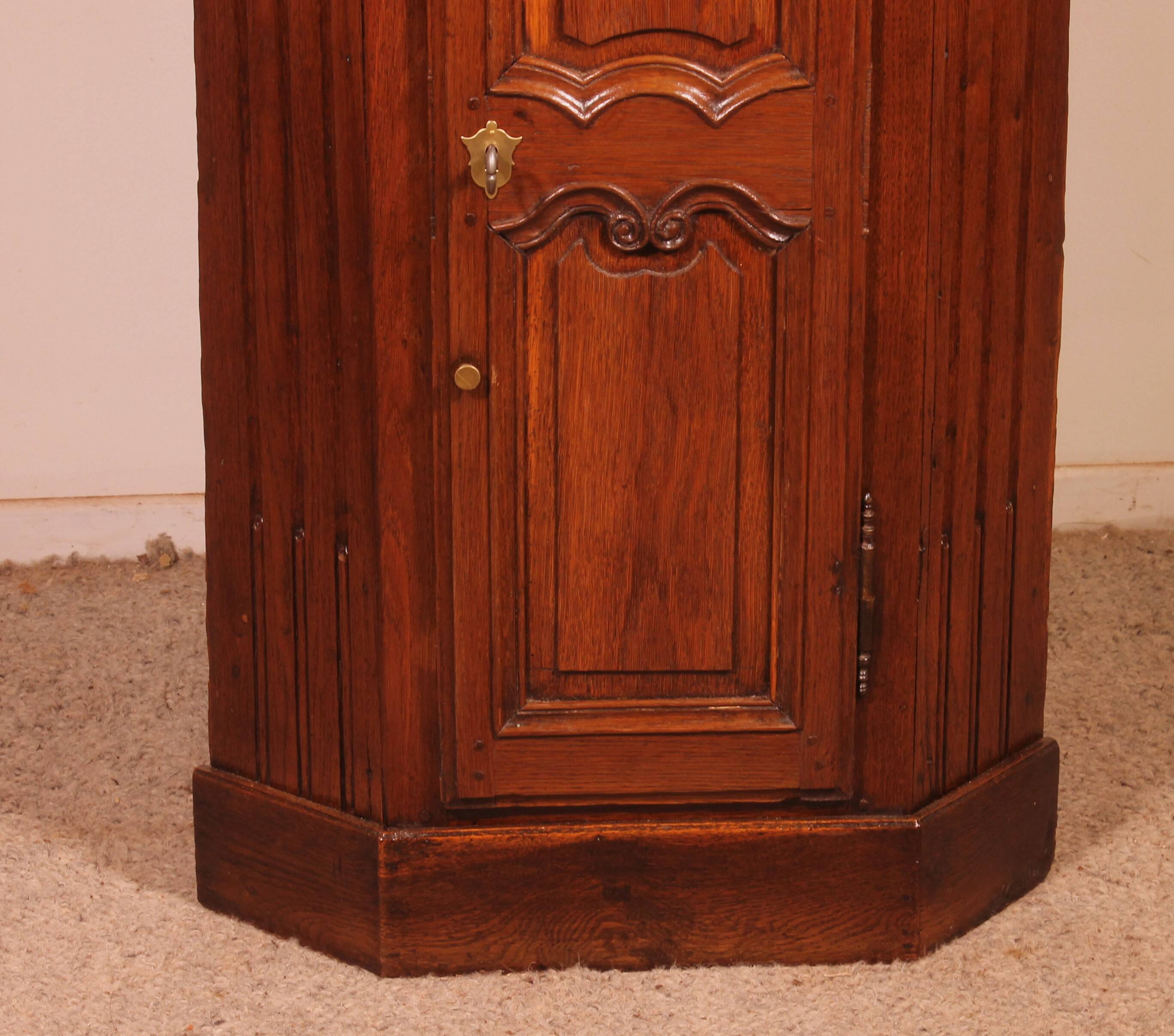 Corner Cabinet in Oak Louis XV - 18th Century
