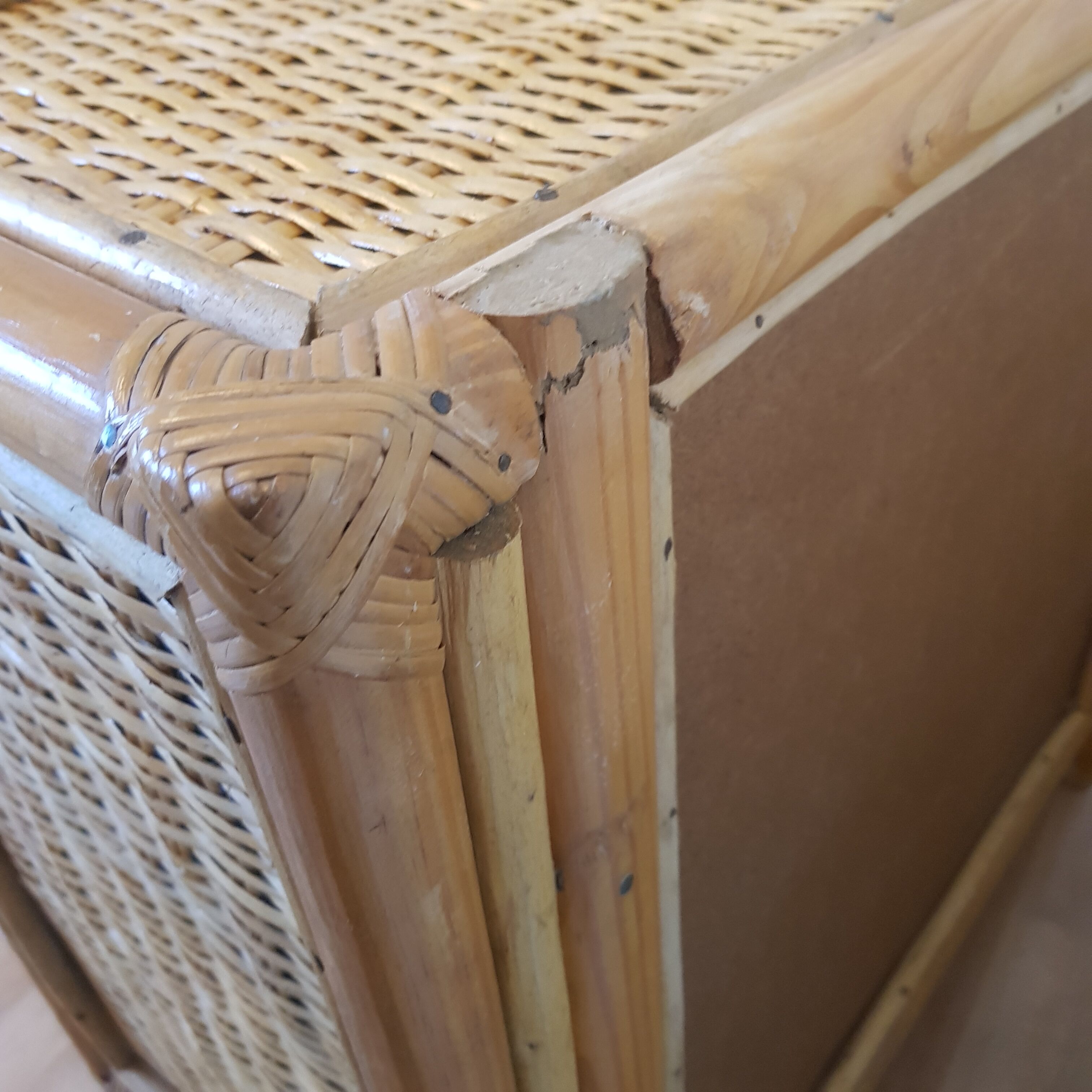 Rattan chest of drawers
