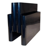 Black “Kartell” magazine rack by Giotto Stoppino, Italy 1970