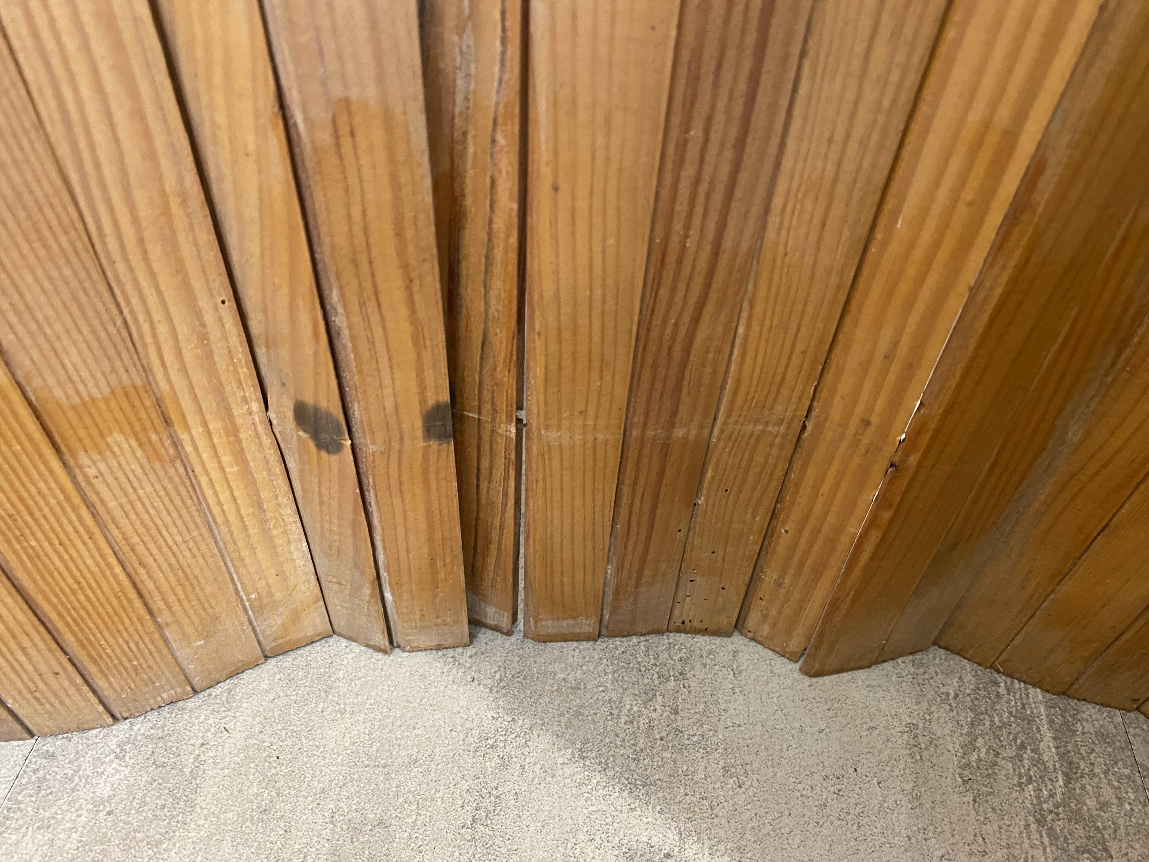 Baumann style wooden free-standing folding screen vintage 1950s