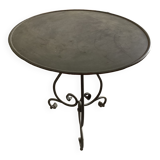 Table de jardin en fer forgé.
