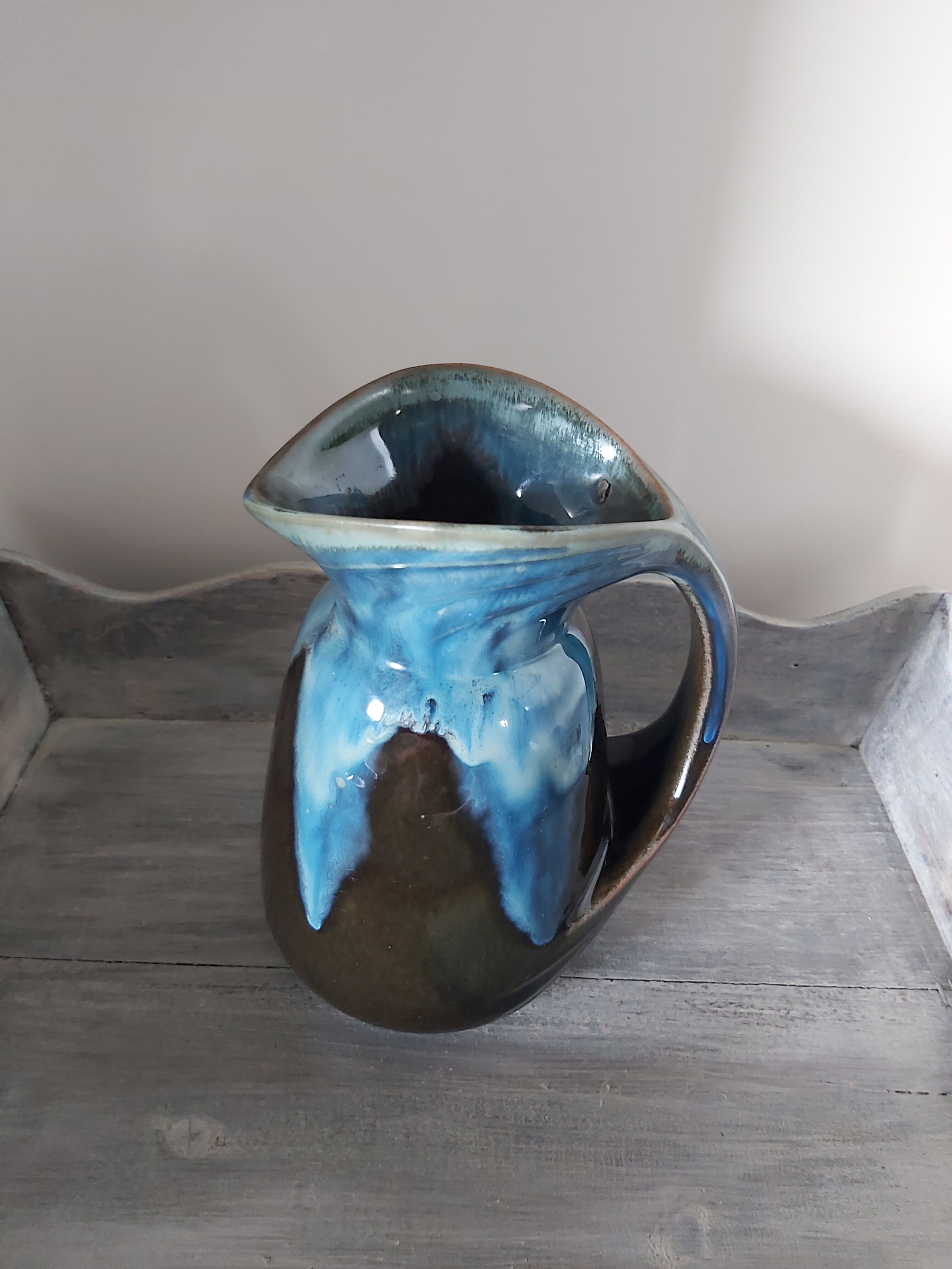 Pitcher in flamed sandstone of the Morvan