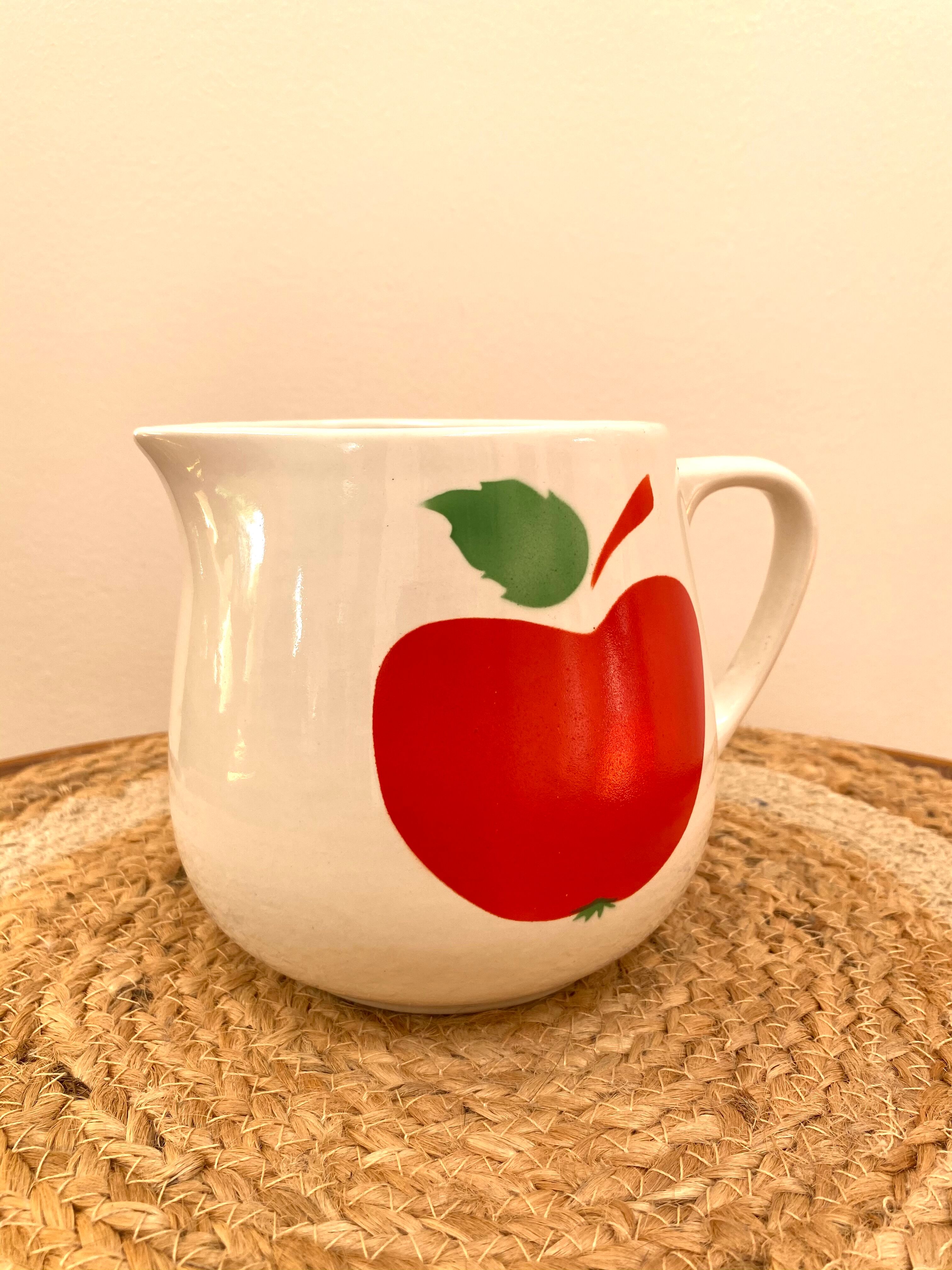 Vintage porcelain apple pitcher 1L