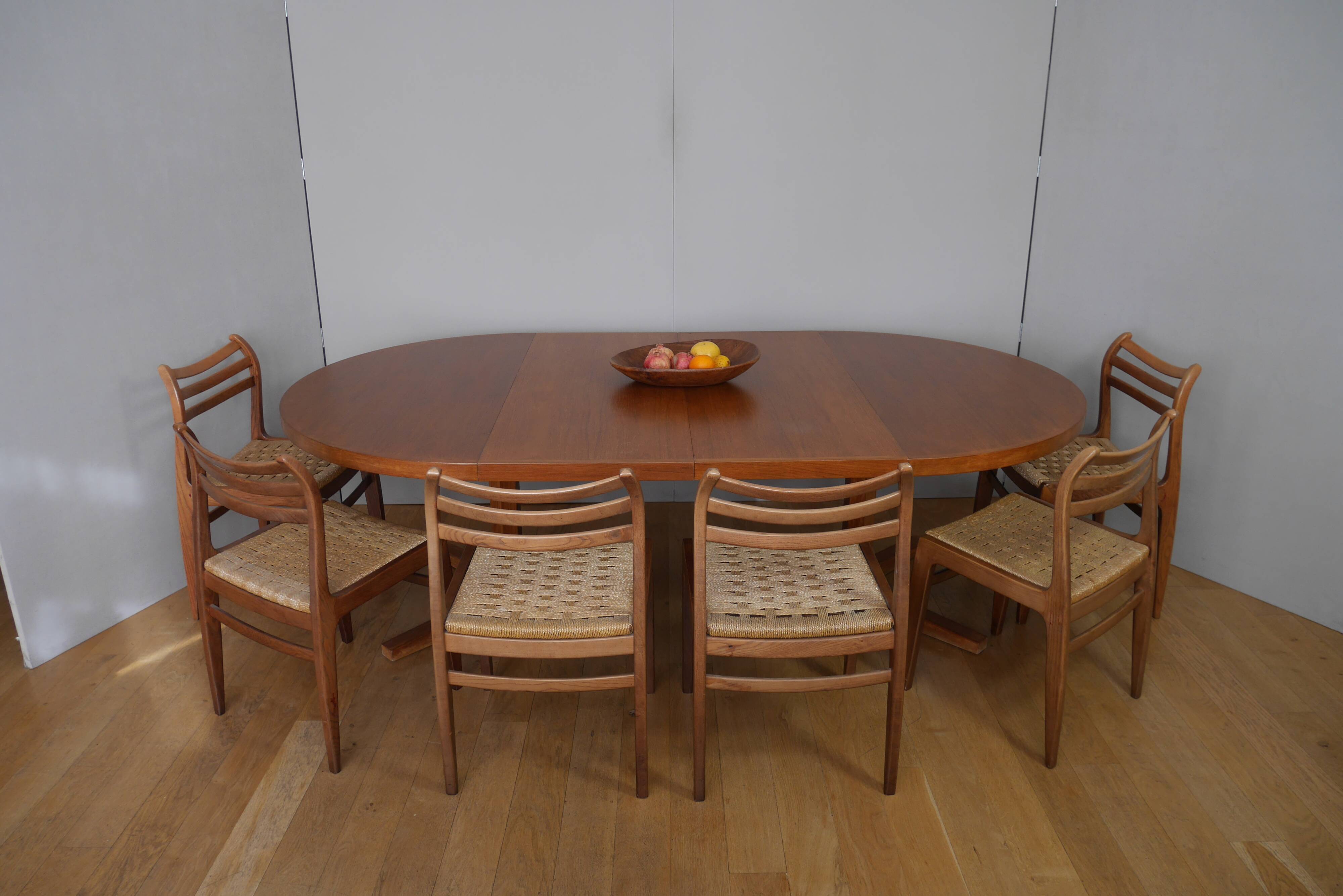 Round table with 2 teak extensions by J. Mortensen, Scandinavian edition Heltborg