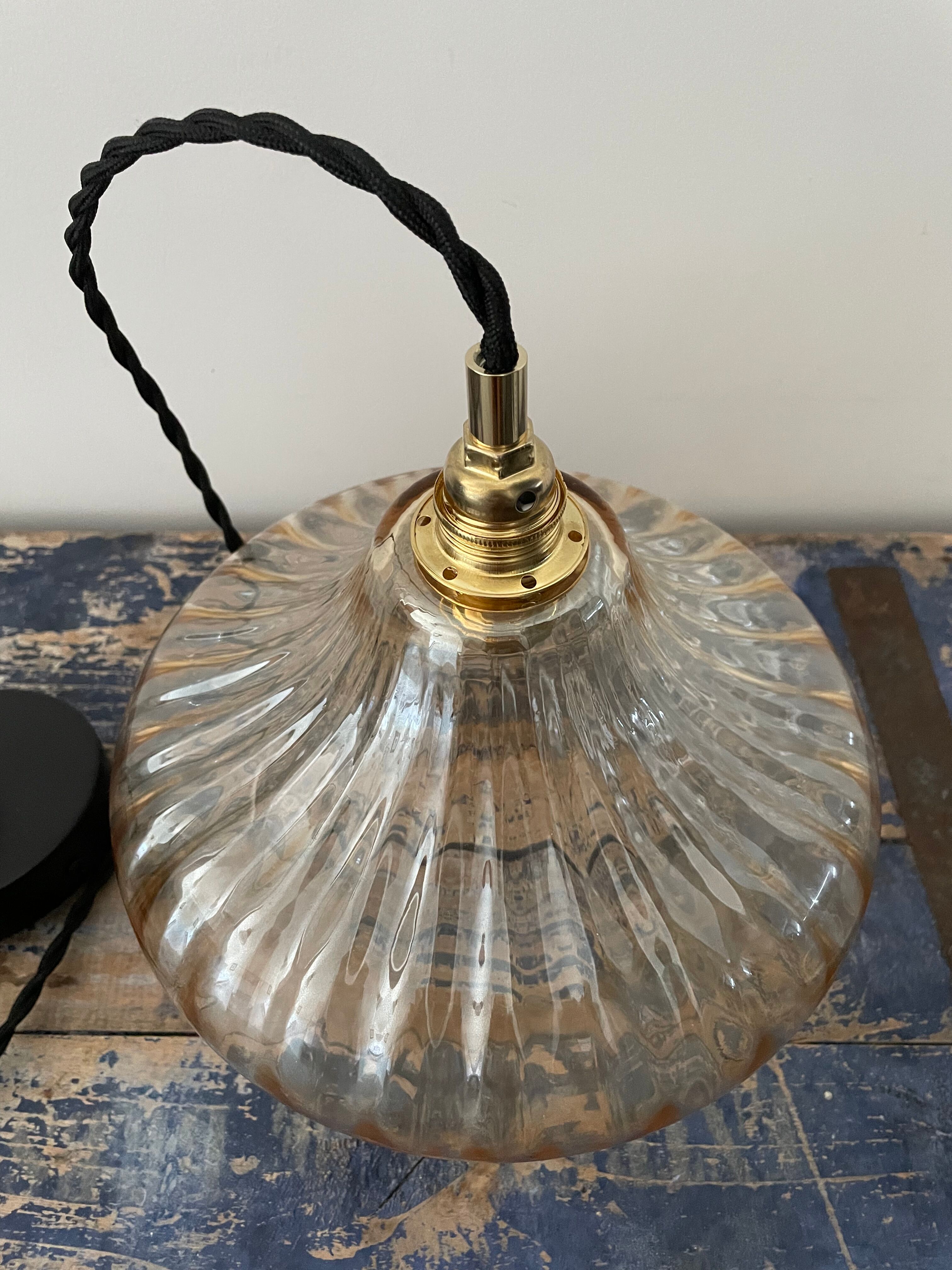 Vintage suspension lamp in electrified amber glass to nine