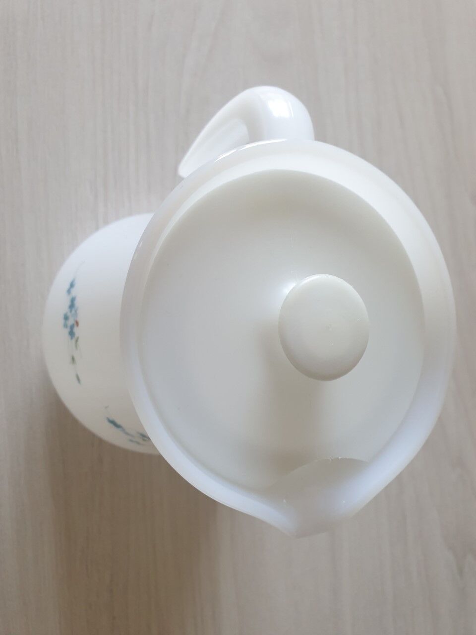 Pitcher Arcopal forget-me-not 70s