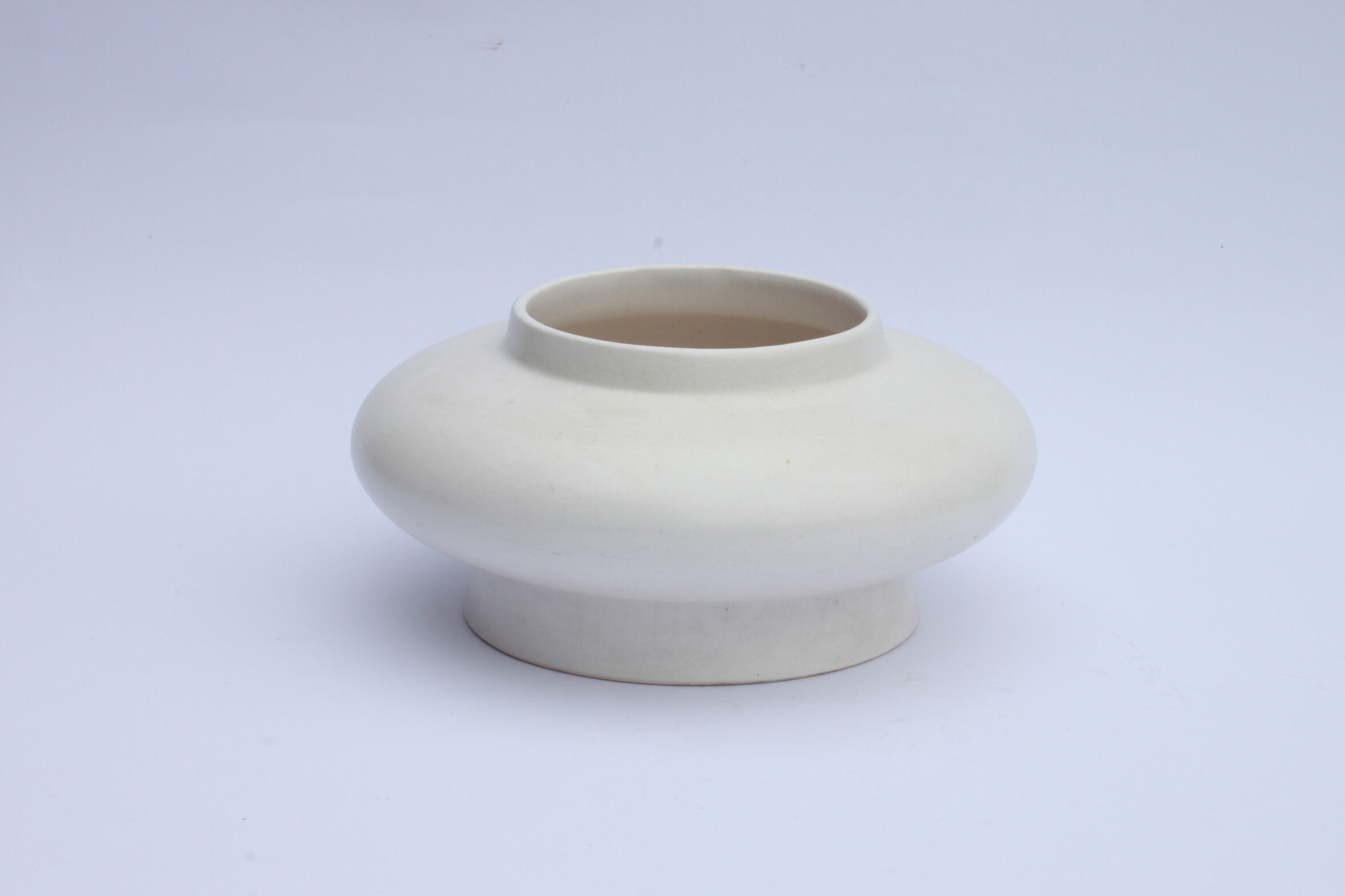 White ceramic UFO vase, 1970s