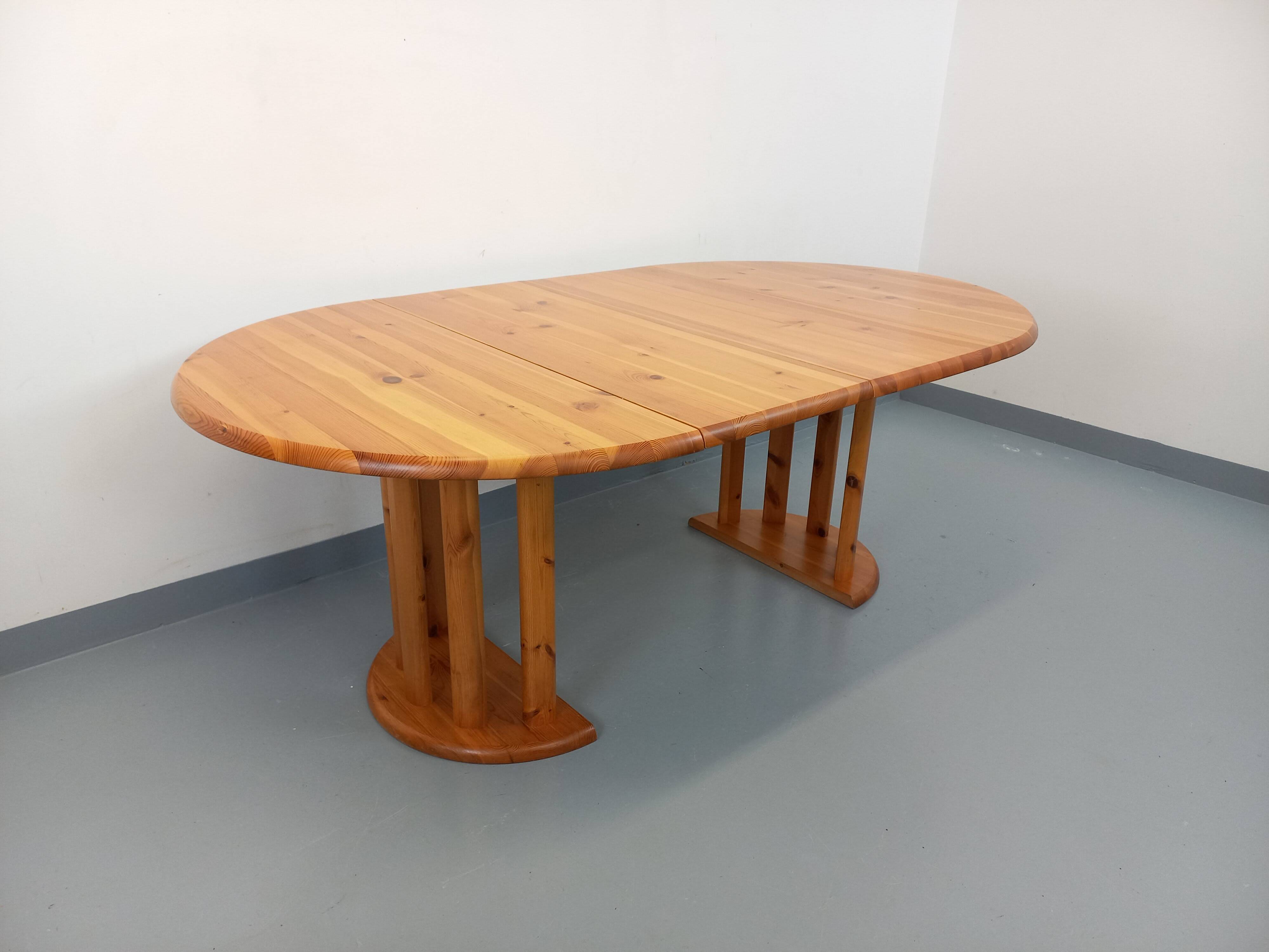 Vintage Scandinavian round dining table Rainer Daumiller in pine.