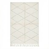 White Berber rug with diamond pattern