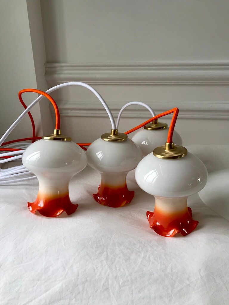 Pair of orange opaline tulips gradient white thread 70s