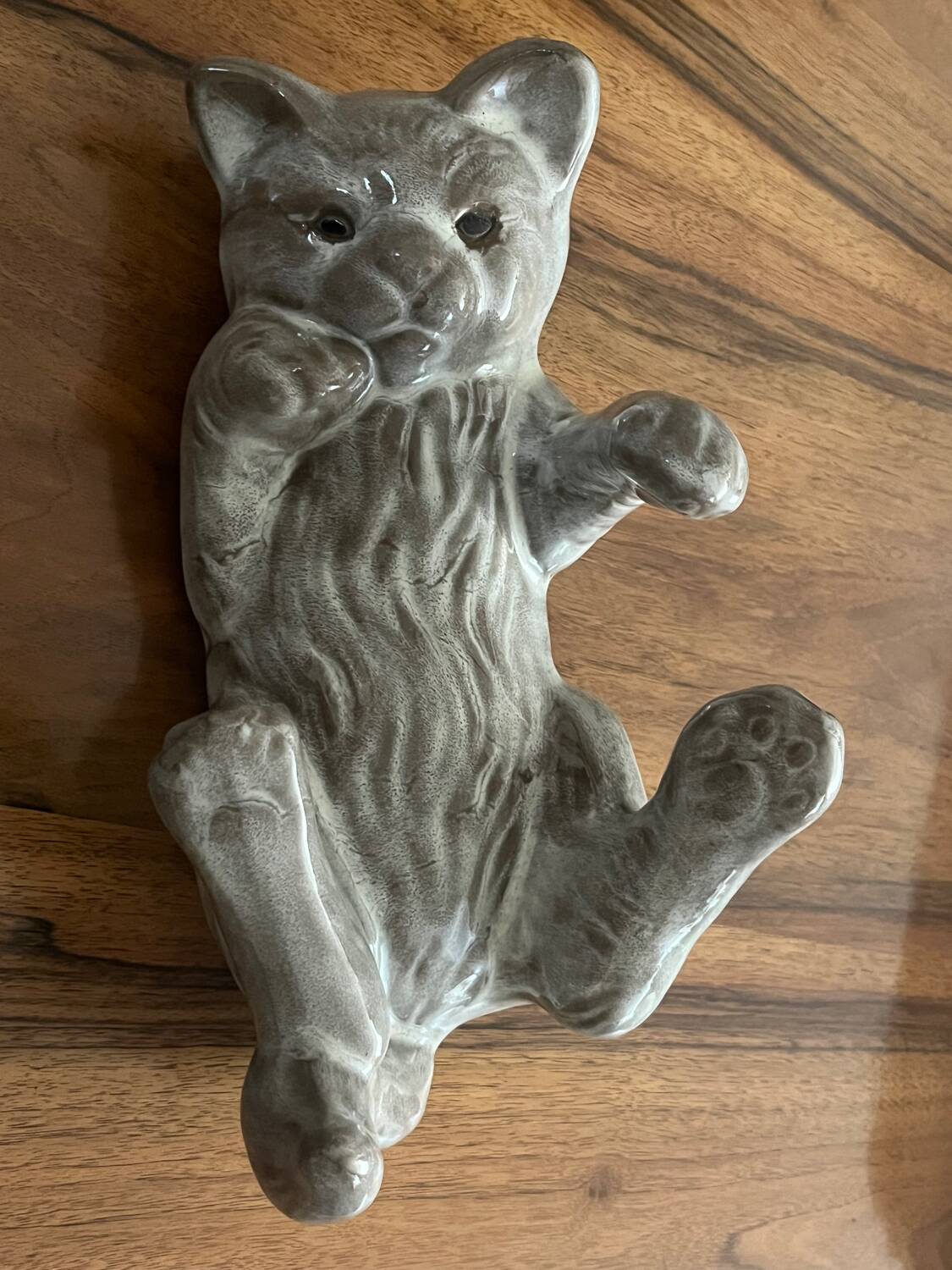 Chat sculpture. Grès . Taille réelle