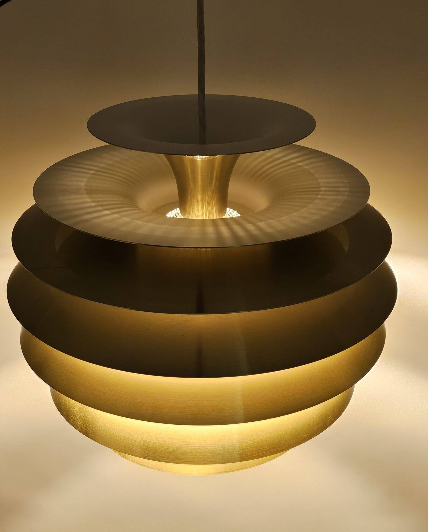 Lampe à échelle en laiton modèle Barcelone de Bent Karlby
