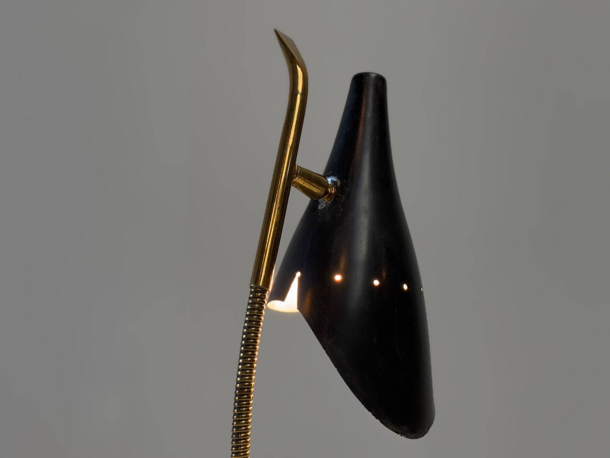Lampe de table italienne par Oscar Torlasco pour Lumi