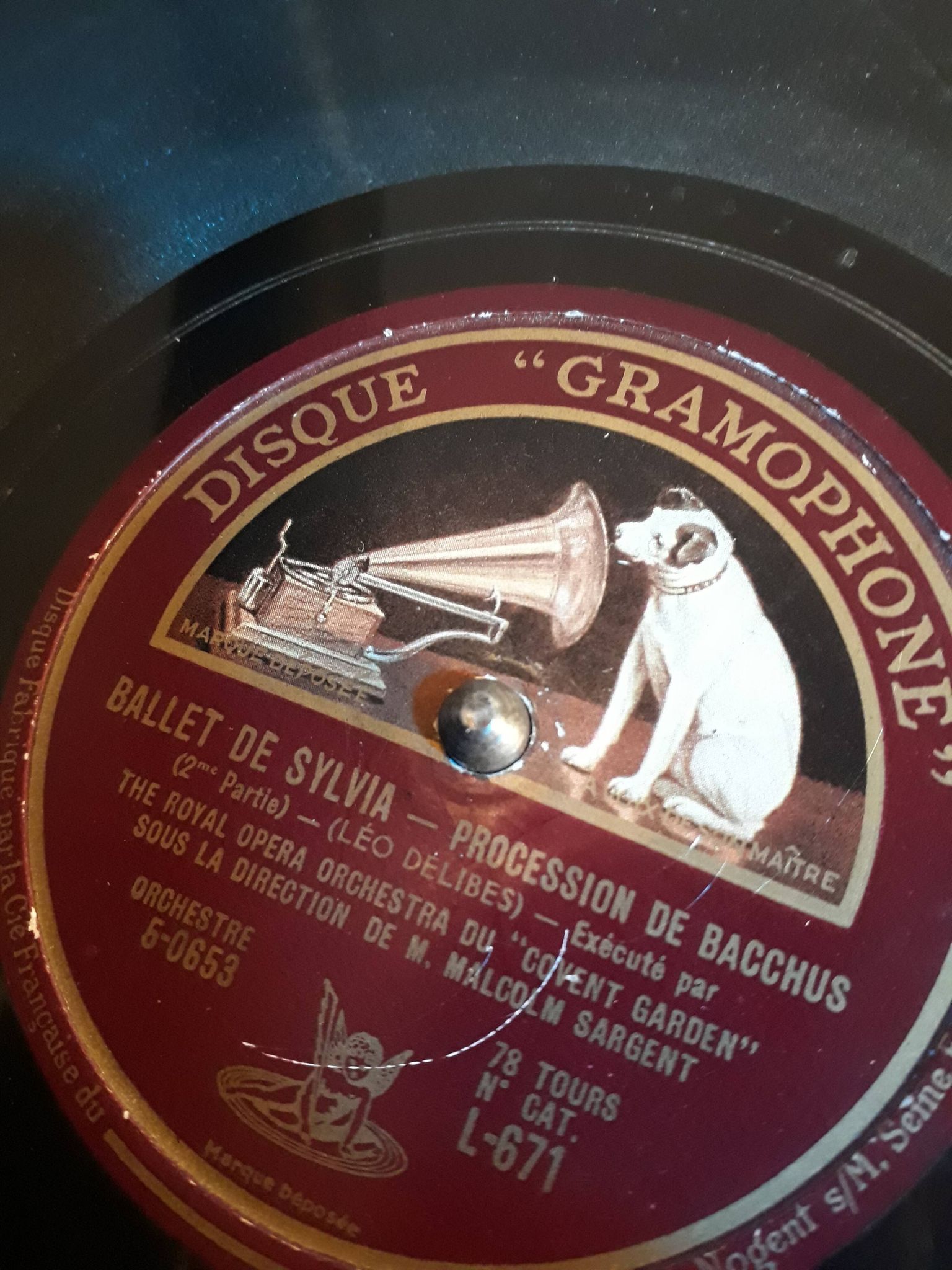 Former gramophone the voice of his master with brass pavilion, with a disc 78