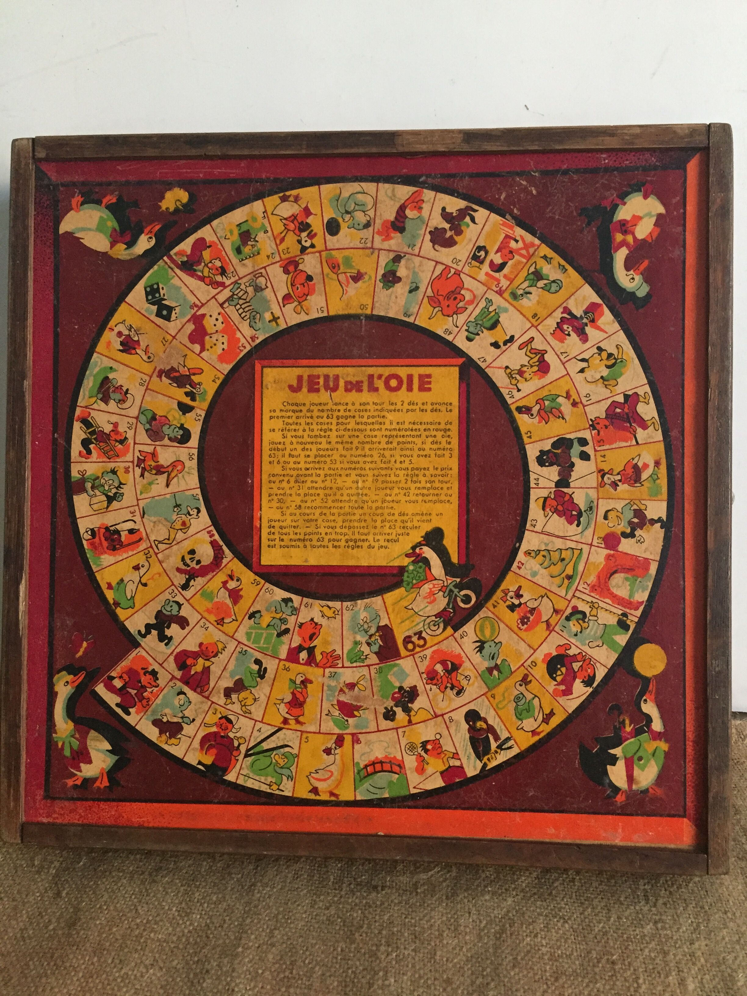 Games box: trotters, goose game, checkers and jaquet