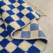 Handmade pure wool Moroccan rug in blue and white, size 1.5/2.5 m.
