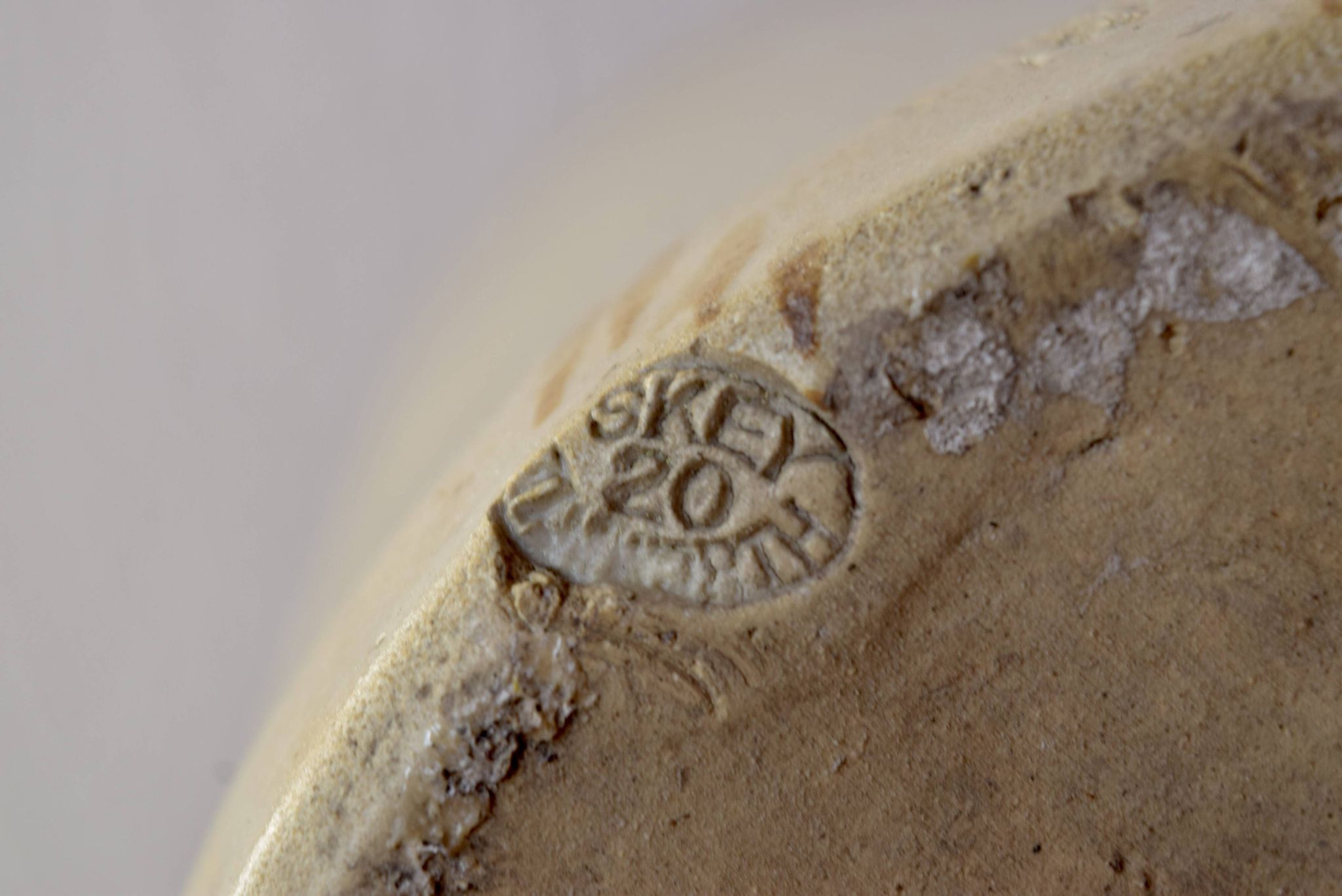 Ancienne jarre à rhum britannique en grès vernissé SRD - Normandie - années 40.