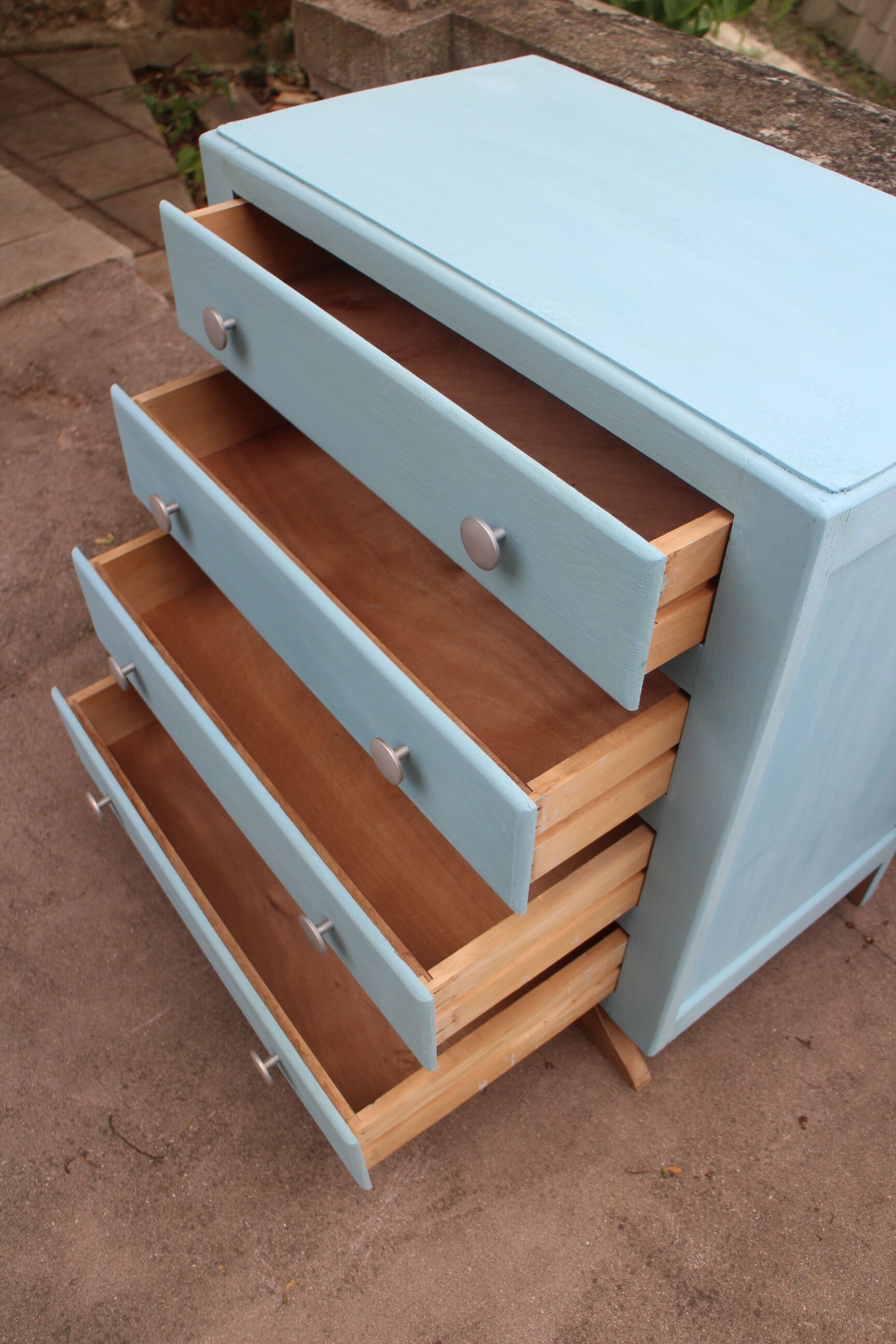 Commode foot mustache