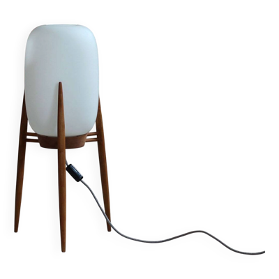 Lampadaire Space Age, abat-jour en verre, base tripode en bois, années 1960