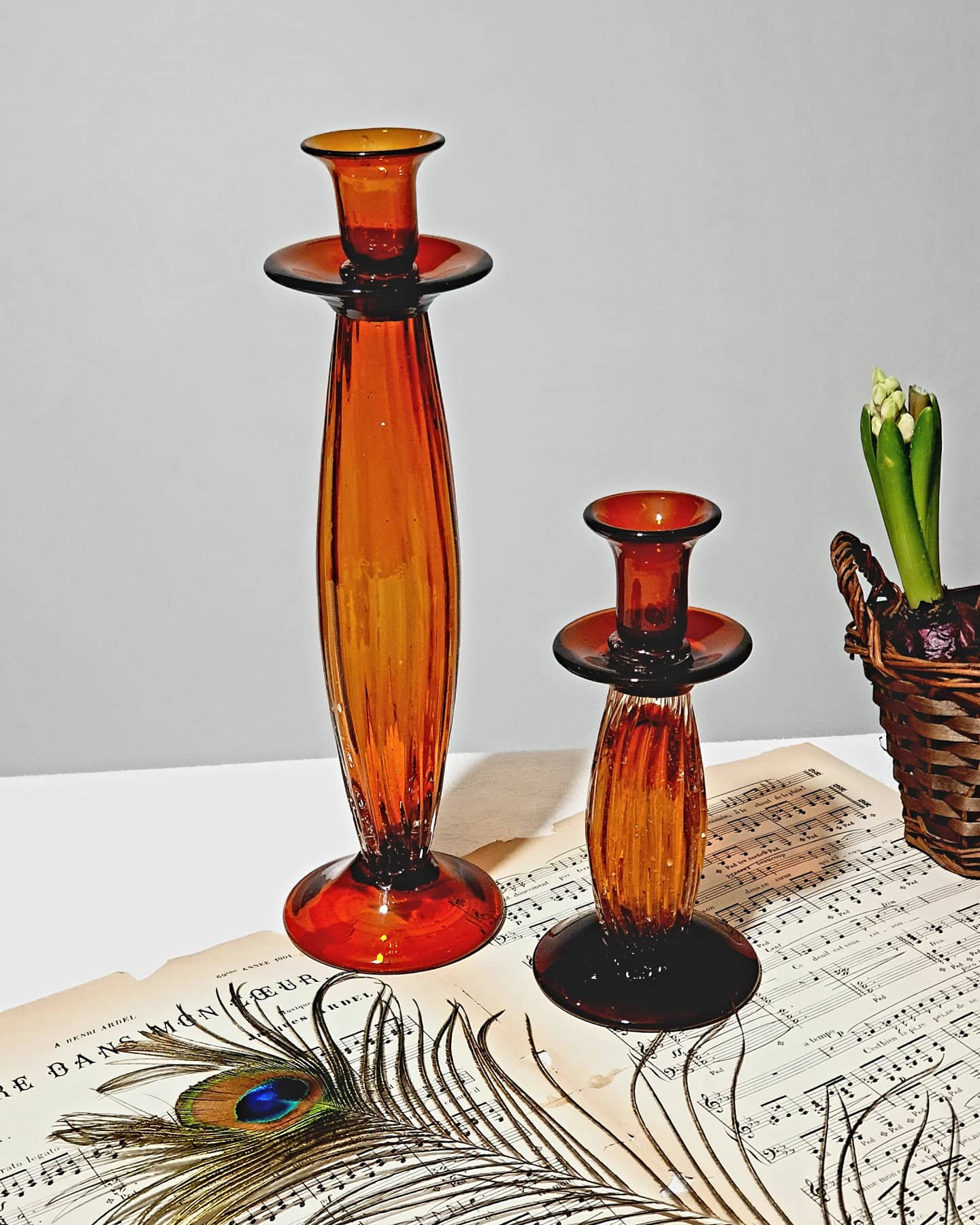 Lot of 2 amber glass candlesticks blown bubbled
