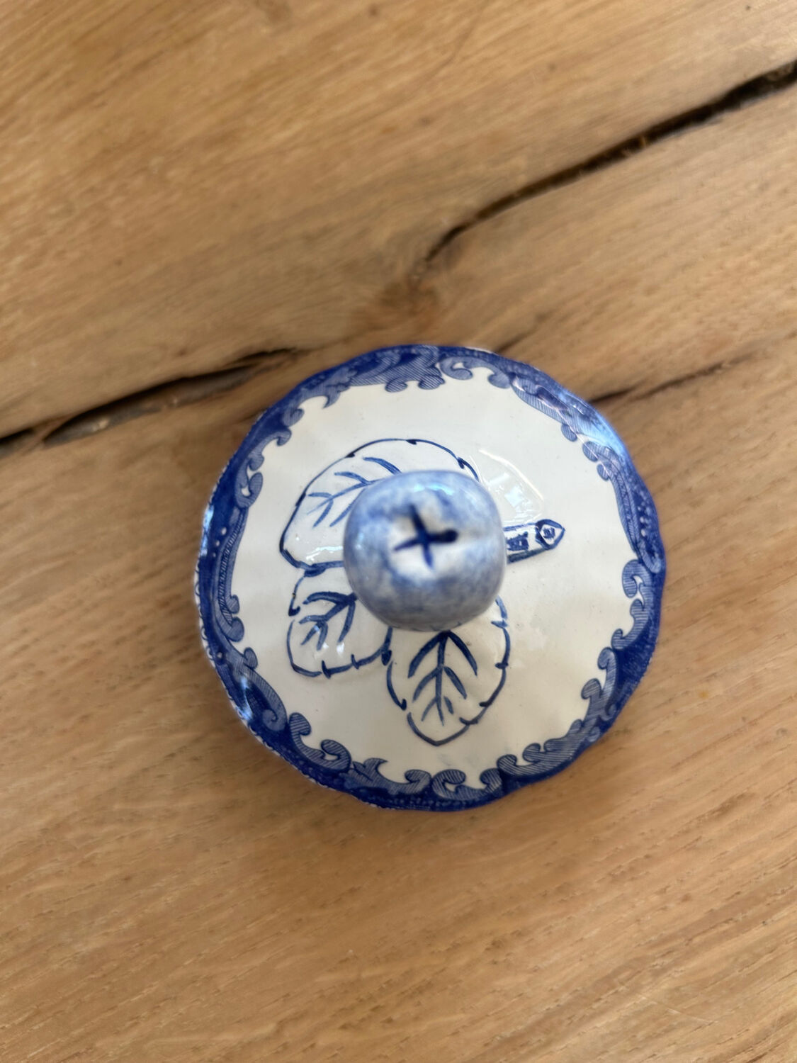 Sugar bowl in faience Toile de Jouy from Lunéville