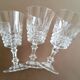8 verres à vin en cristal taillé