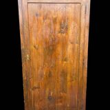 Armoire en sapin rustique