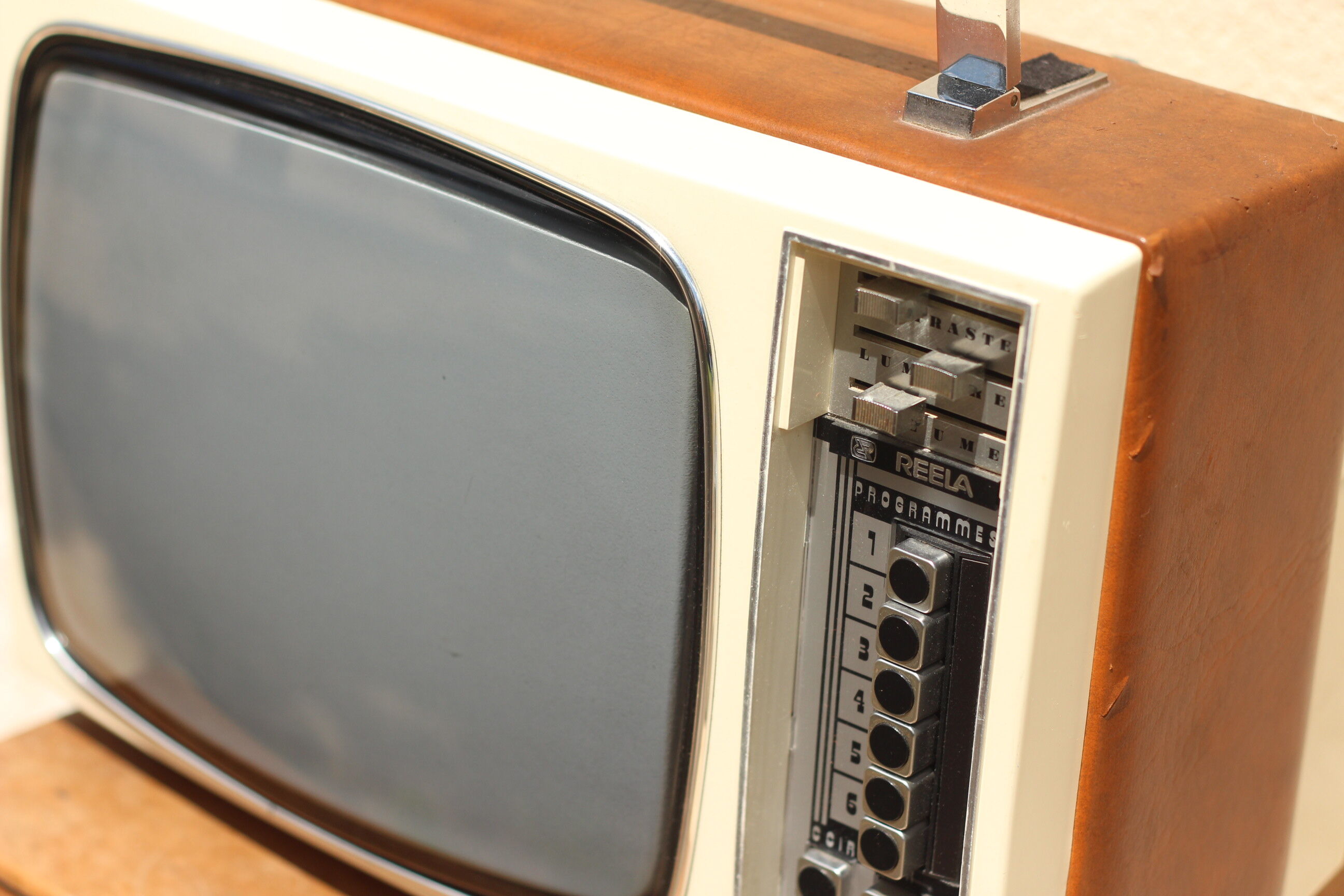 Téléviseur vintage Reela