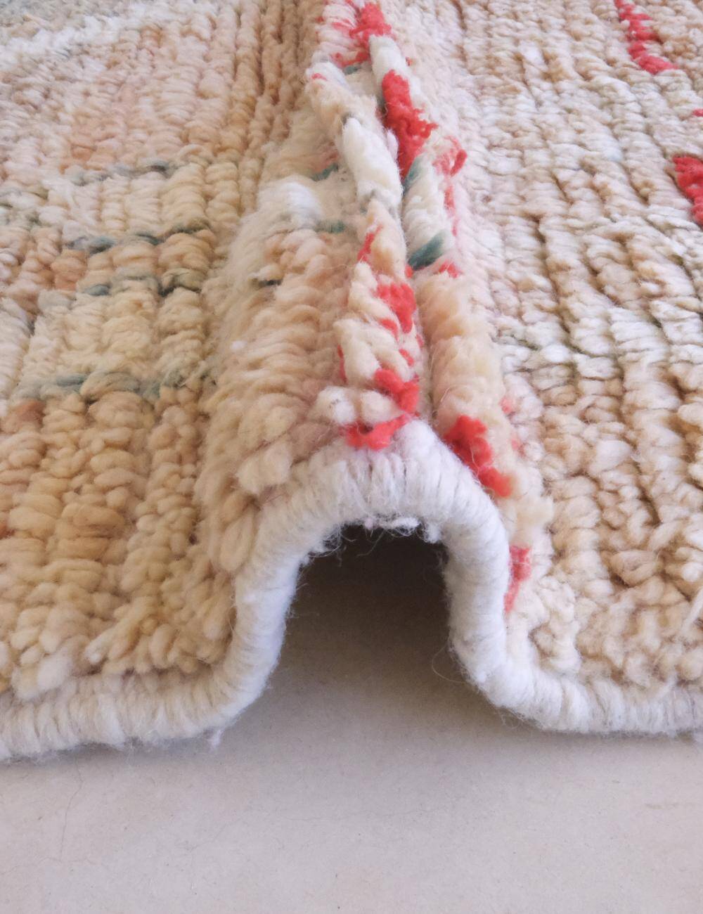 Neutral Berber Rug - 257 x 155 cm