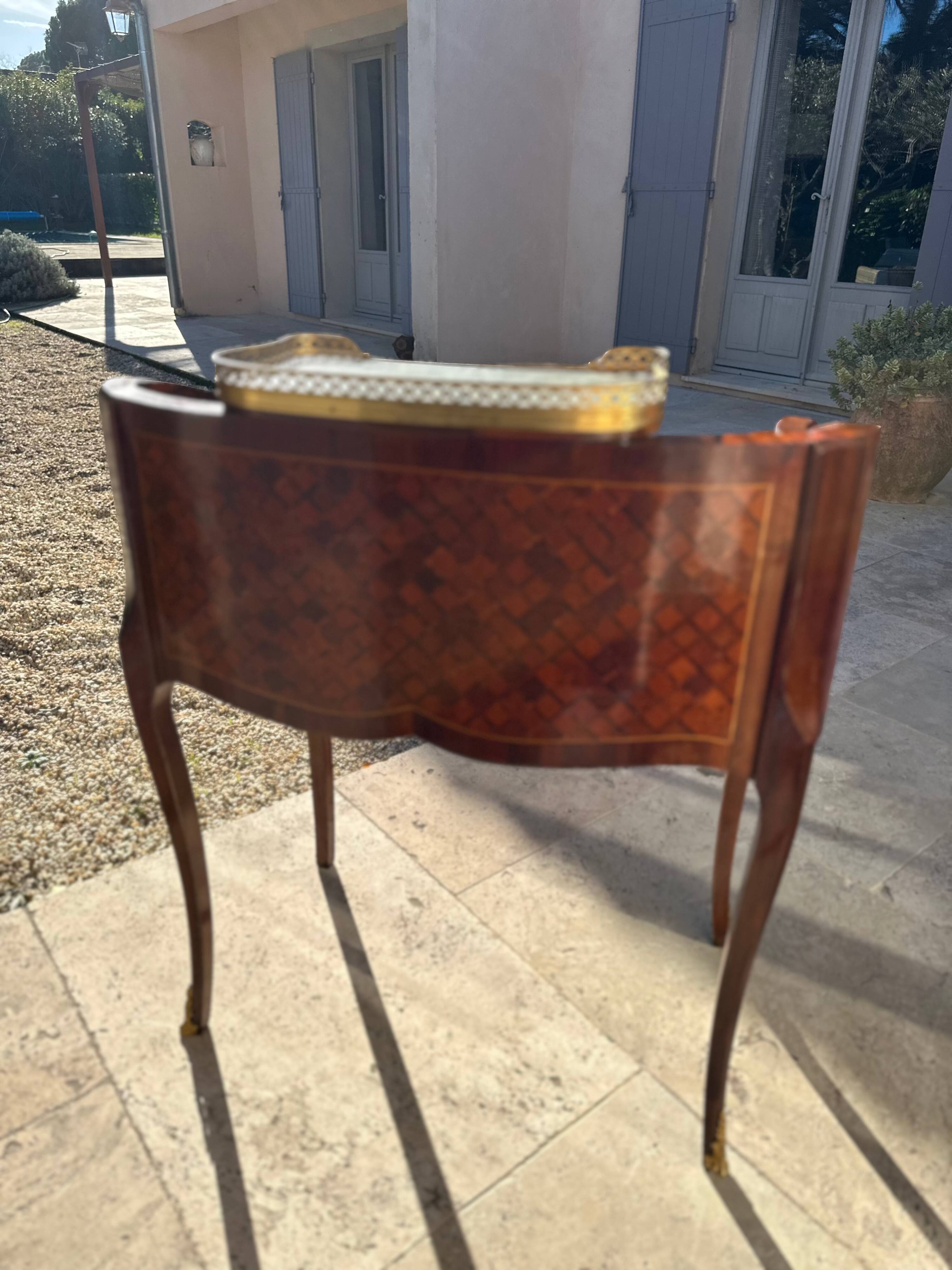 Sublime mid-tier Transition style desk, inlaid, 19th century