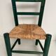 Chaise enfant peint vert vintage