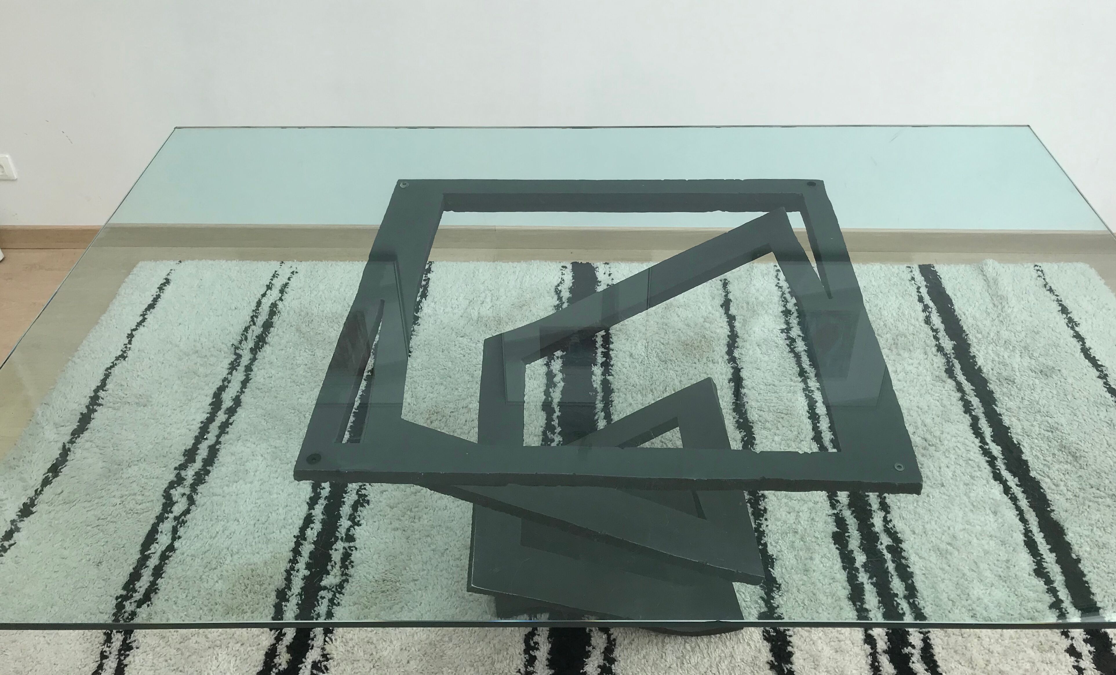 Table fleur de fer design Maurice Barilone