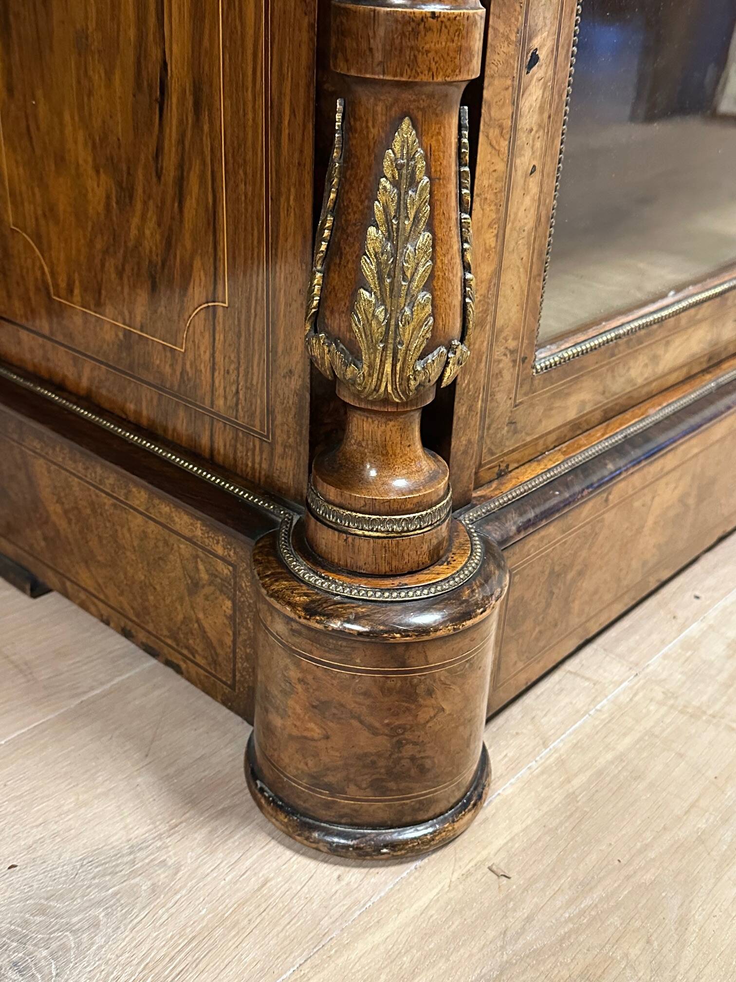 Bibliothèque ancienne