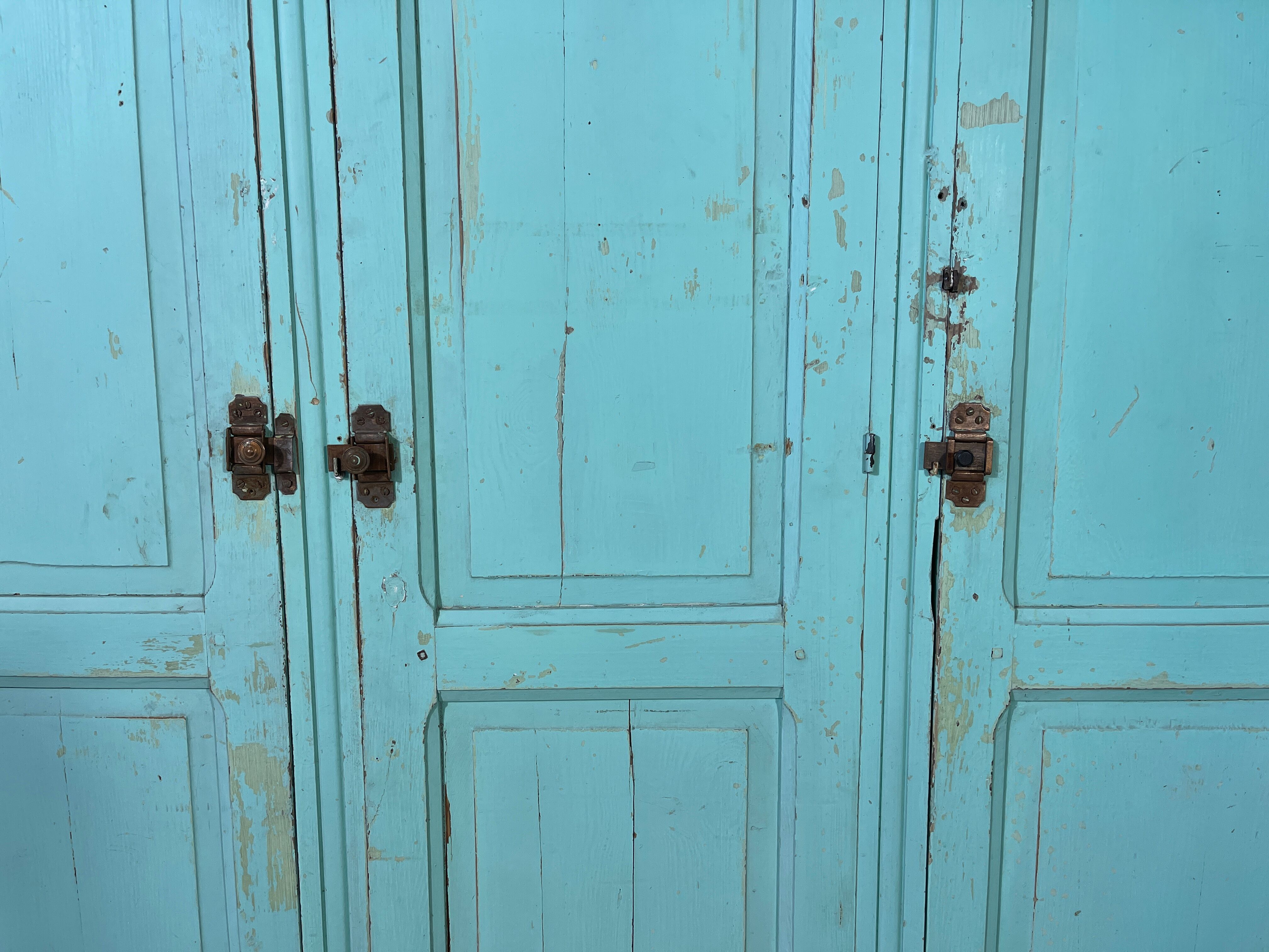 Wooden cloakroom 3 doors