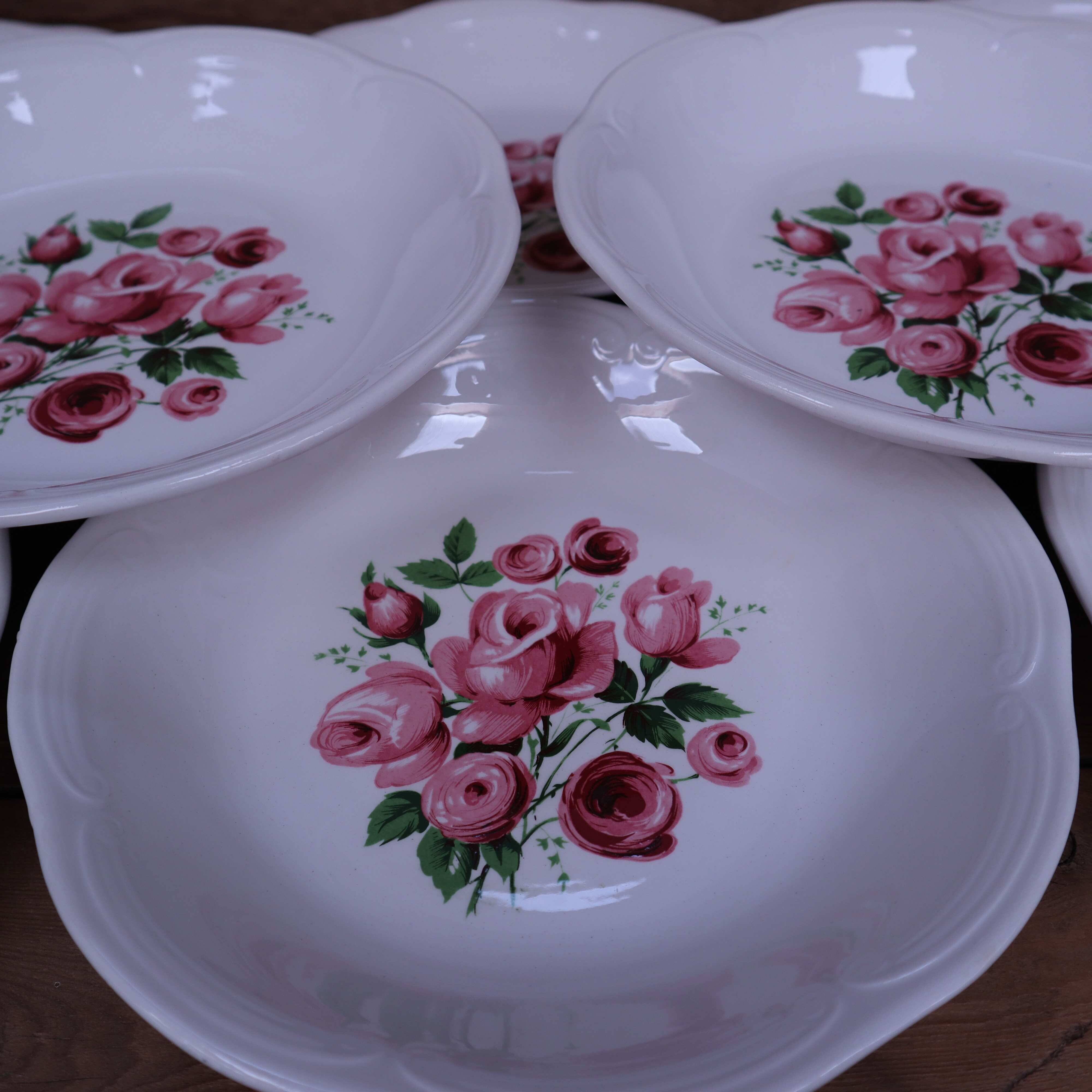 11 Moulin des Loups rose bouquet soup plates